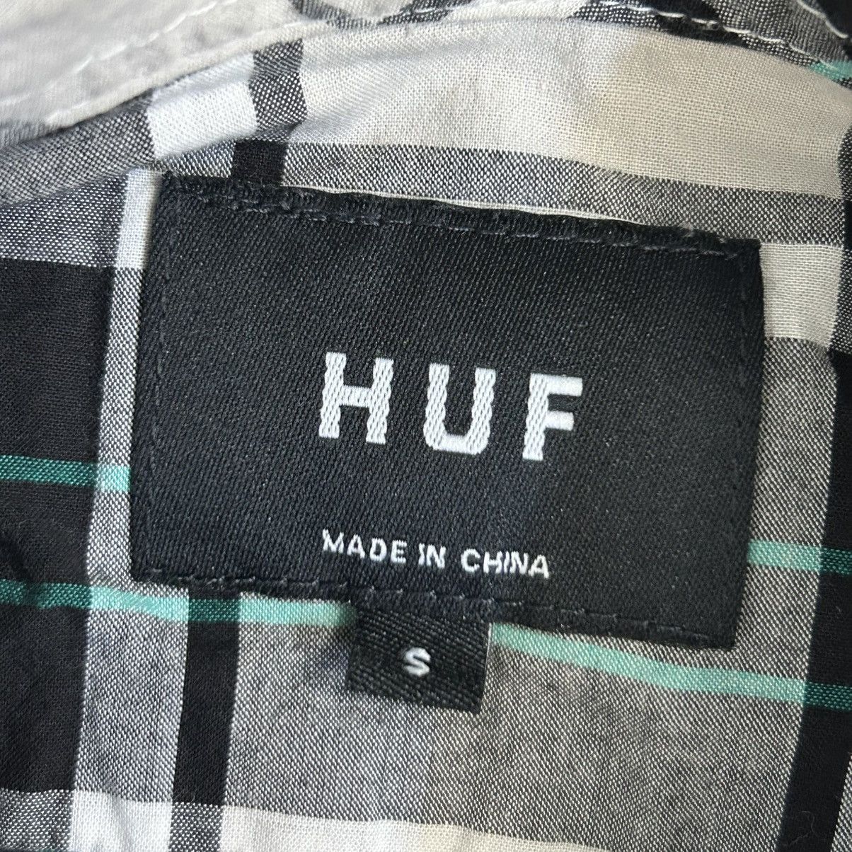 Huf 2009 Huf Short Sleeve button-up sz S Size US S / EU 44-46 / 1 - 7 Thumbnail