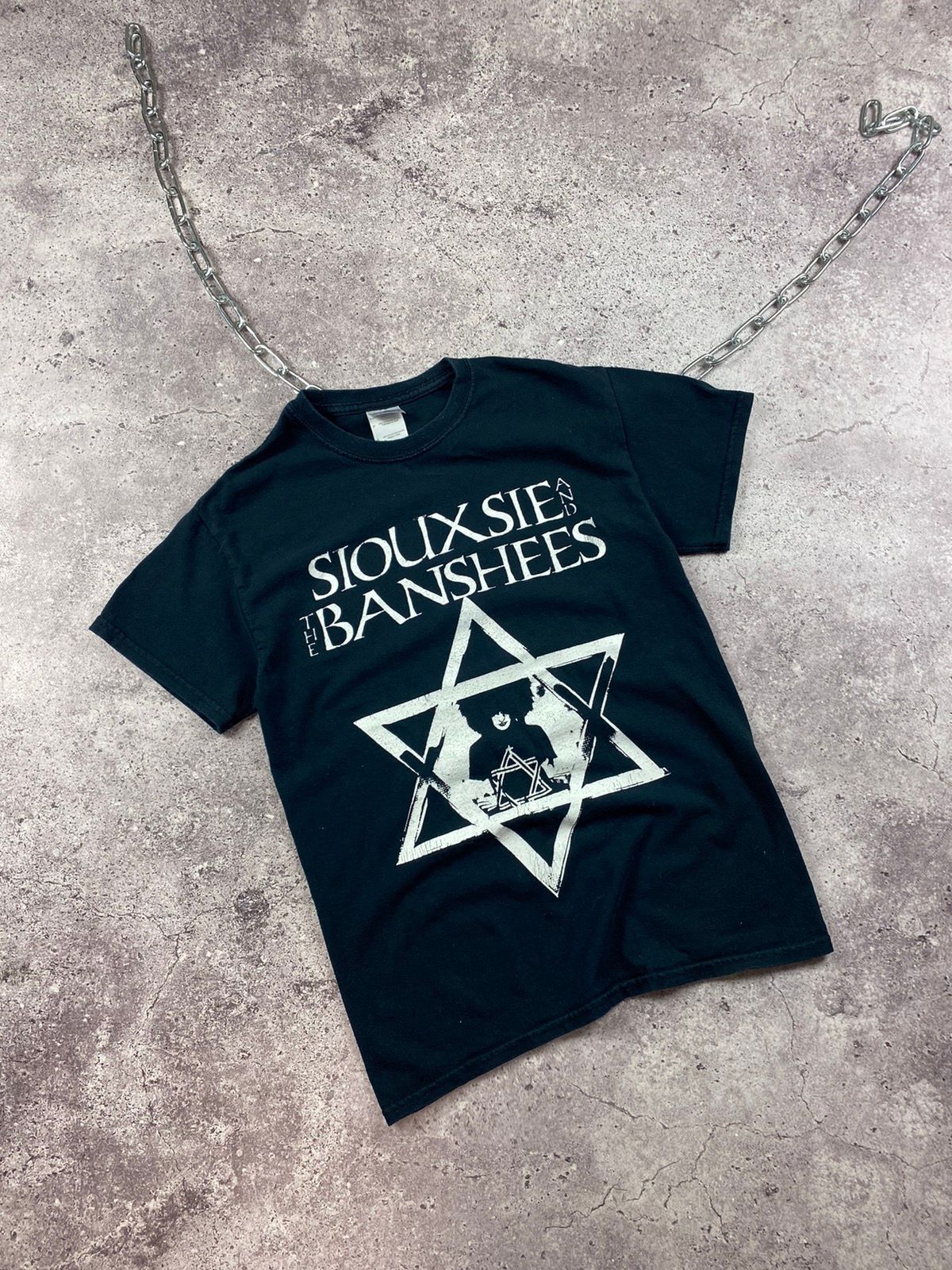 Vintage Vintage Siouxsie And The Banshees Tee Shirt Punk Faded Size US S / EU 44-46 / 1 - 1 Preview