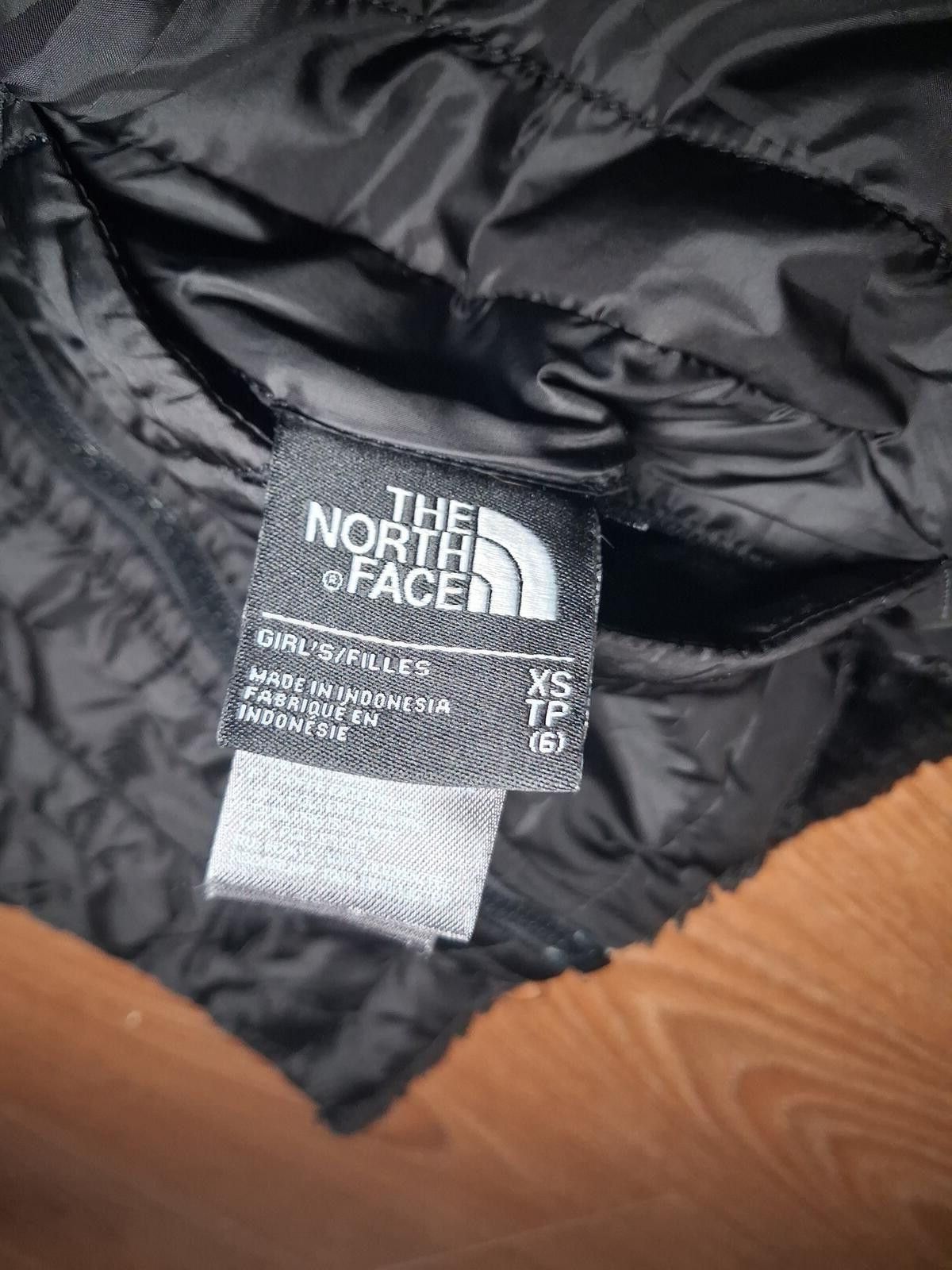 The North Face North Face Puffer Fleece Vest Girls XS 6 Black Reversible Size XS / US 0-2 / IT 36-38 - 2 Thumbnail