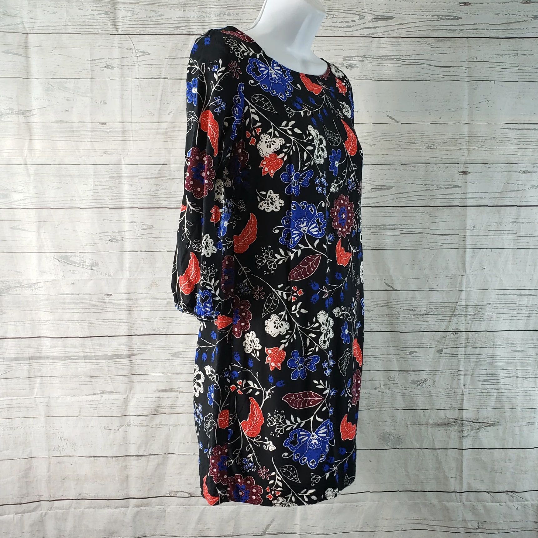 Old Navy Old Navy Womens Mini Dress XS Black Red Floral 3/4 Sleeve Rayon Dress Womens XS Black Red Floral 3/4 Sleeve Rayon Size XS / US 0-2 / IT 36-38 - 3 Thumbnail