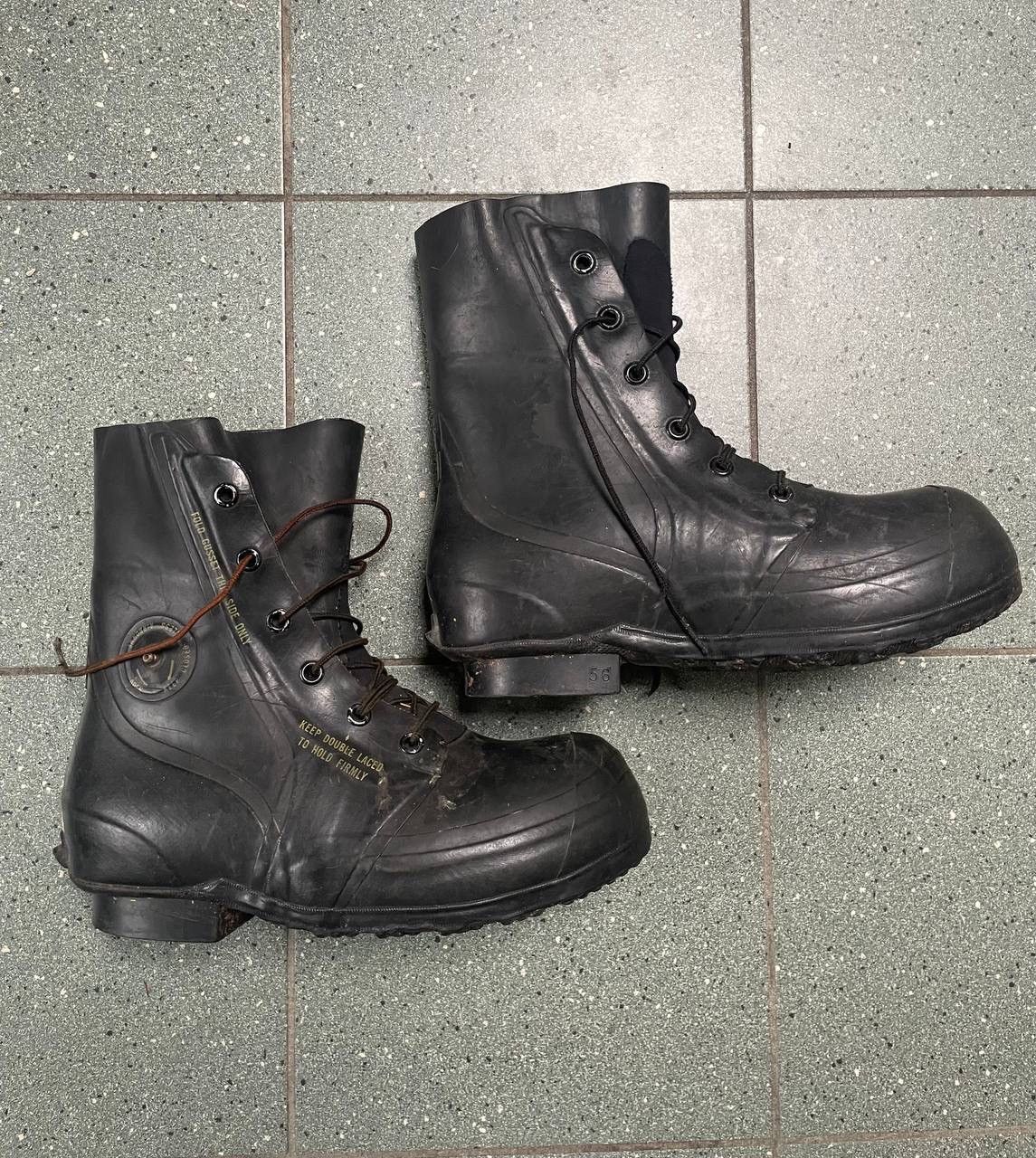 Bata × Mickey Mouse US Military Bata Mickey Mouse Boots Size US 11 / EU 44 - 3 Thumbnail
