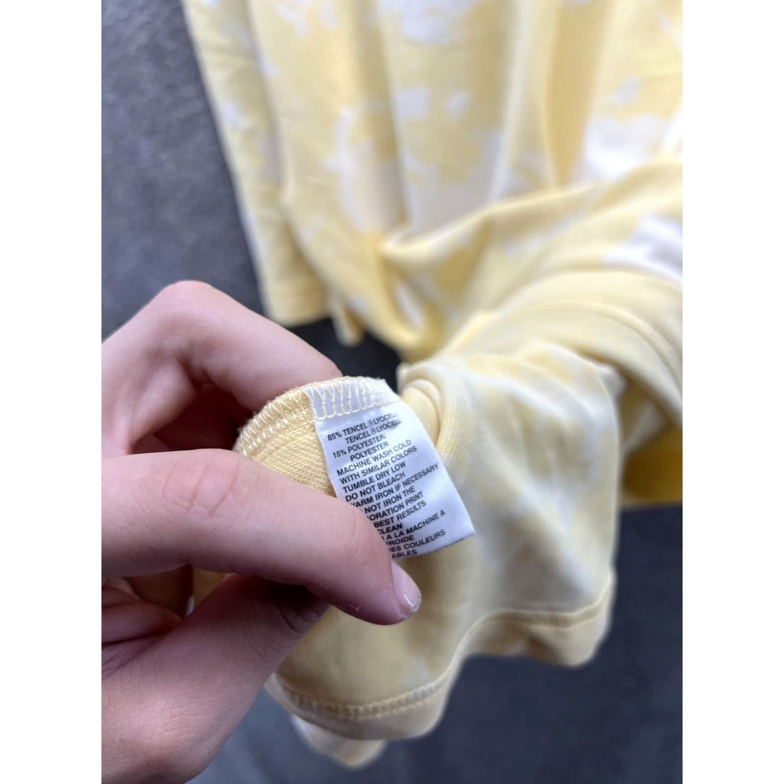 Tommy Bahama Tommy Bahama Shirt Mens Small Yellow Bleach Dye Tagless Tee Summer Casual Short Sleeve Crew Neck Jersey Tee Mens S Size US S / EU 44-46 / 1 - 6 Thumbnail