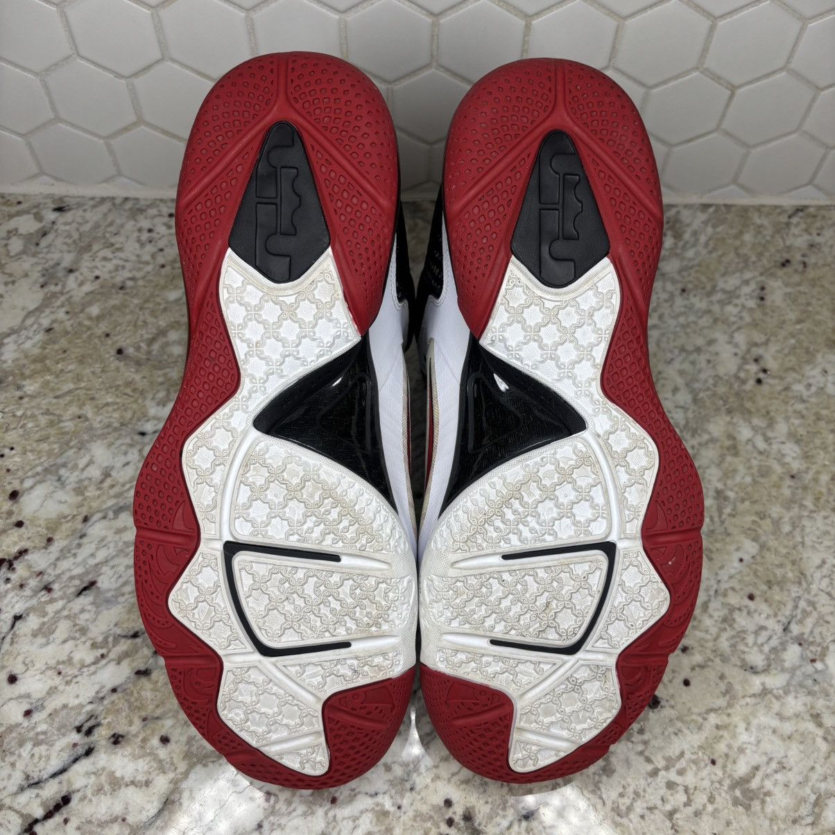 Nike Size 14 - Nike LeBron 9 Miami Heat Home Very Clean OG Box Size US 14 / EU 47 - 13 Thumbnail