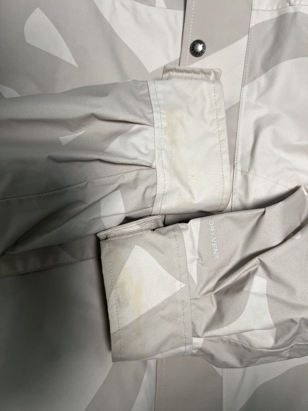 Kaws × The North Face Kaws TNF Mountain Jacket Size US M / EU 48-50 / 2 - 5 Thumbnail