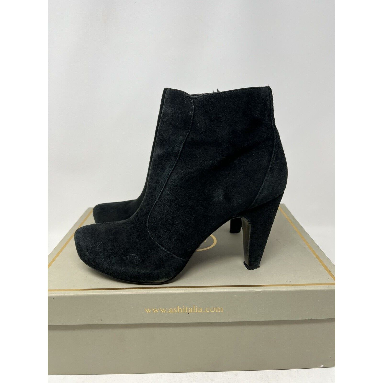 ASH ASH Italia Ankle Kid Suede Tess Boots 49191 EUC Size 39 Size US 8.5 / IT 38.5 - 5 Thumbnail