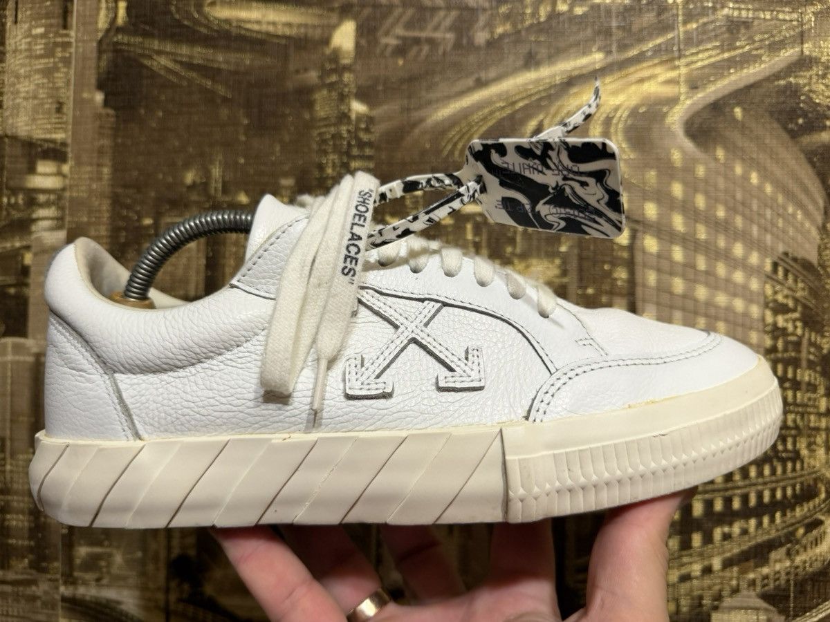 Off-White Off-White Low Vulc White AW20 Size 42 Size US 9 / EU 42 - 1 Thumbnail