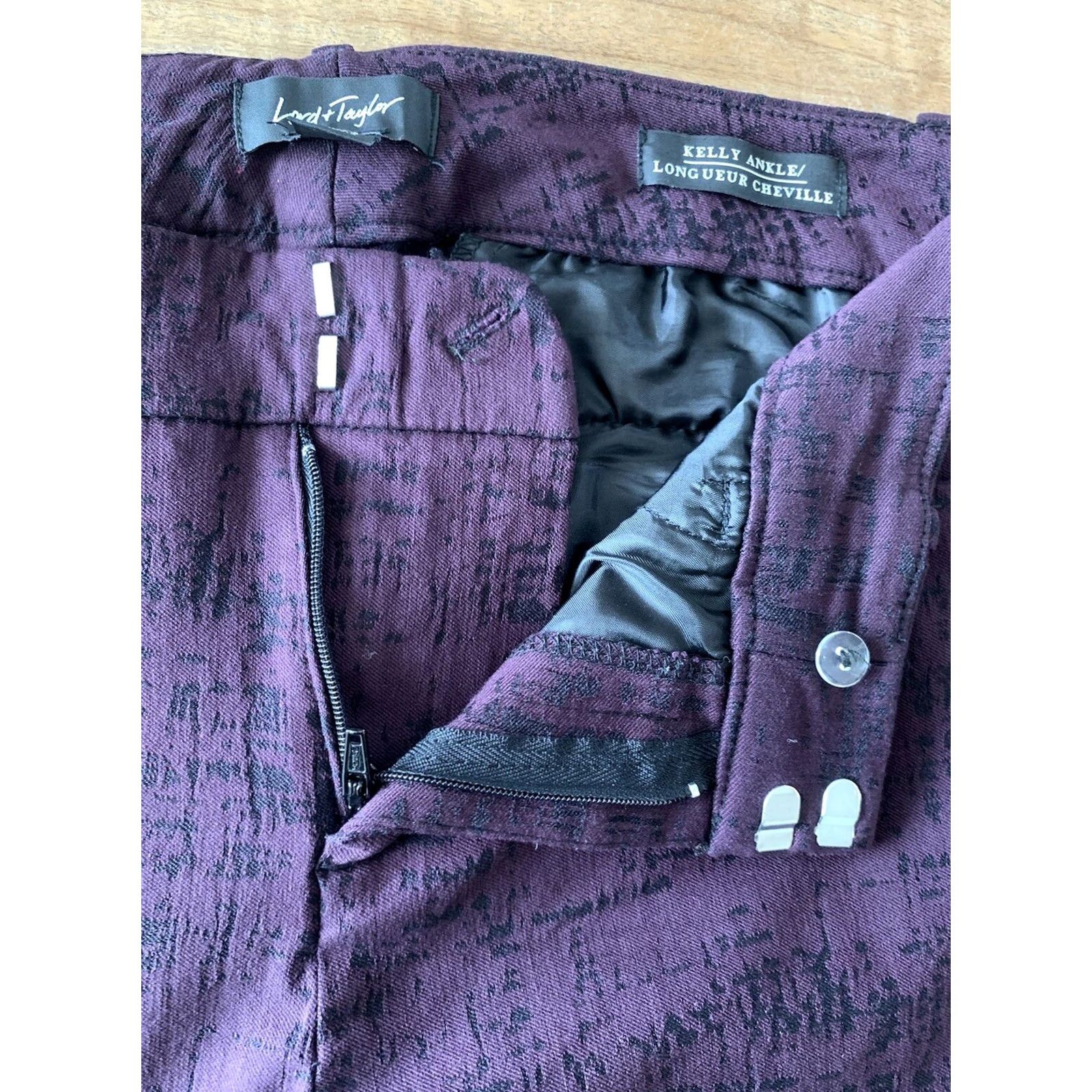 Lord & Taylor LORD & TAYLOR Ankle Pants Womens Size 2 Purple Slim Trousers Geometric Pattern 27x26 Moderate Rise Flat Front Size 27" / US 4 / IT 40 - 4 Thumbnail
