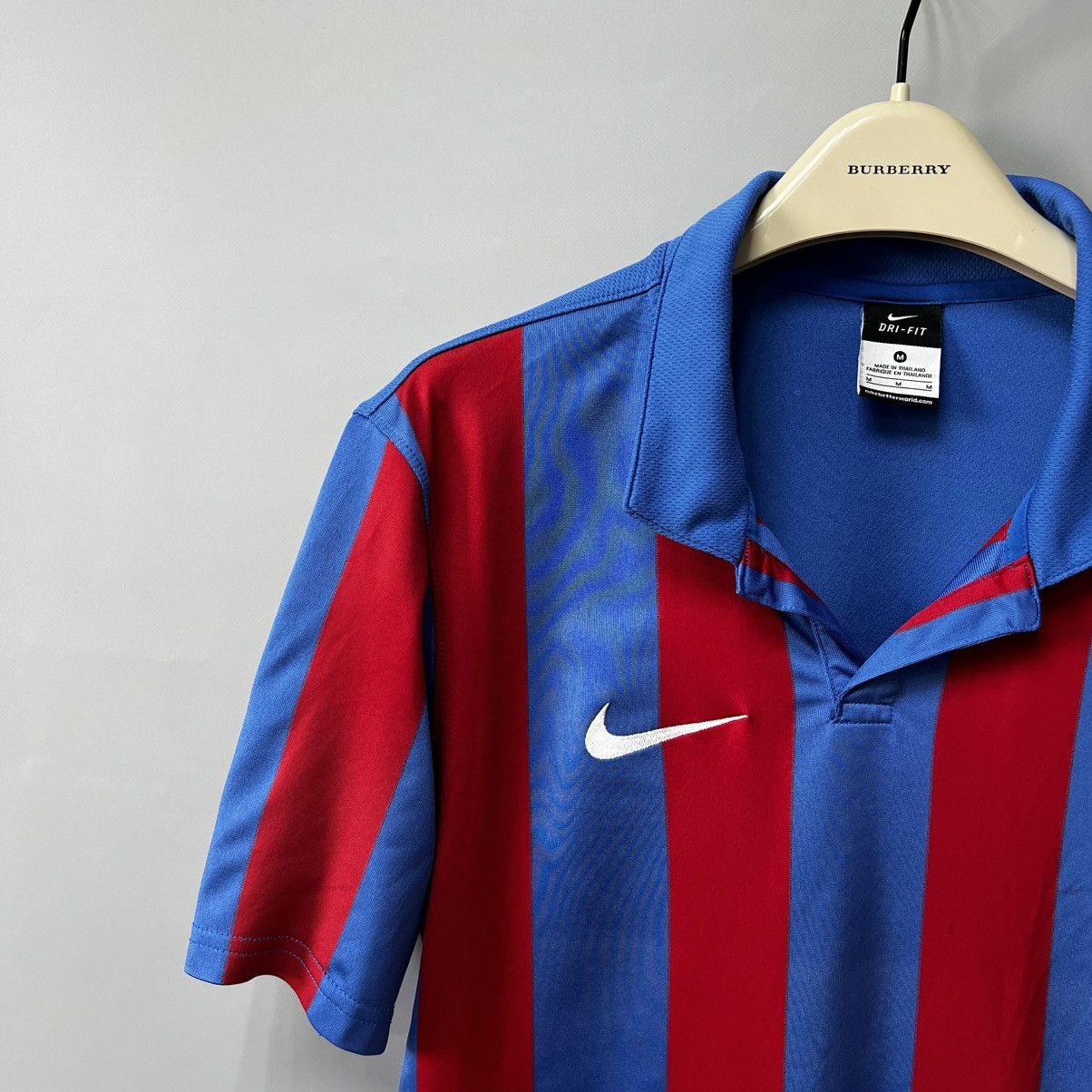 Nike Nike Jersey y2k Soccer Shirt Size US M / EU 48-50 / 2 - 5 Thumbnail