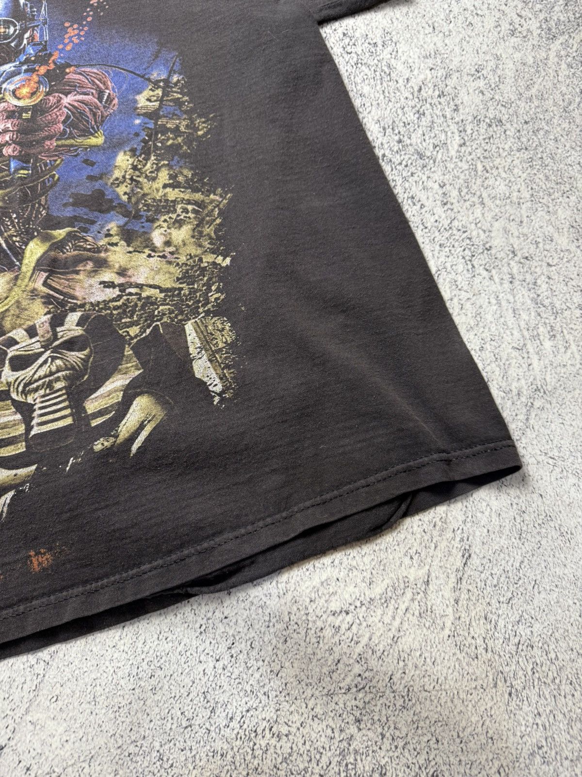 Iron Maiden Vintage Iron Maiden Distressed Tour Tshirt 90s Size US XL / EU 56 / 4 - 16 Thumbnail