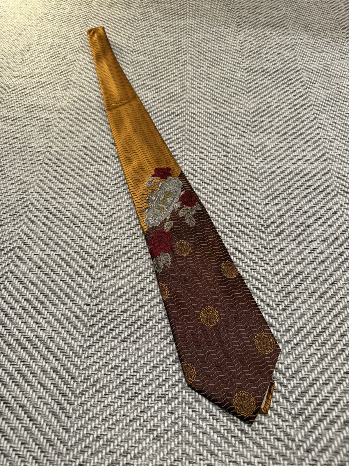 Jean Paul Gaultier Jean Paul Gaultier Lustrous Rose Crest Tie Size ONE SIZE - 1 Thumbnail