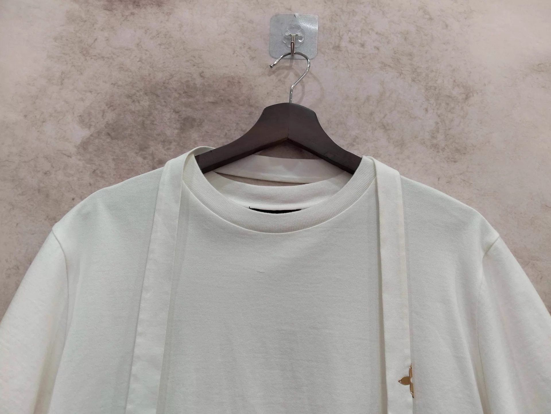 Louis Vuitton LV Ribbon White Short-Sleeve Tee XL Size XL / US 12-14 / IT 48-50 - 3 Thumbnail