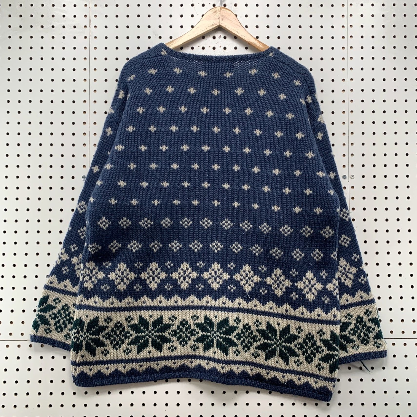 Abercrombie & Fitch VINTAGE 90s Abercrombie & Fitch Wool Sweater Blue Small Graphic Print V-Neck Long Sleeve Casual Womens Size S / US 4 / IT 40 - 7 Thumbnail