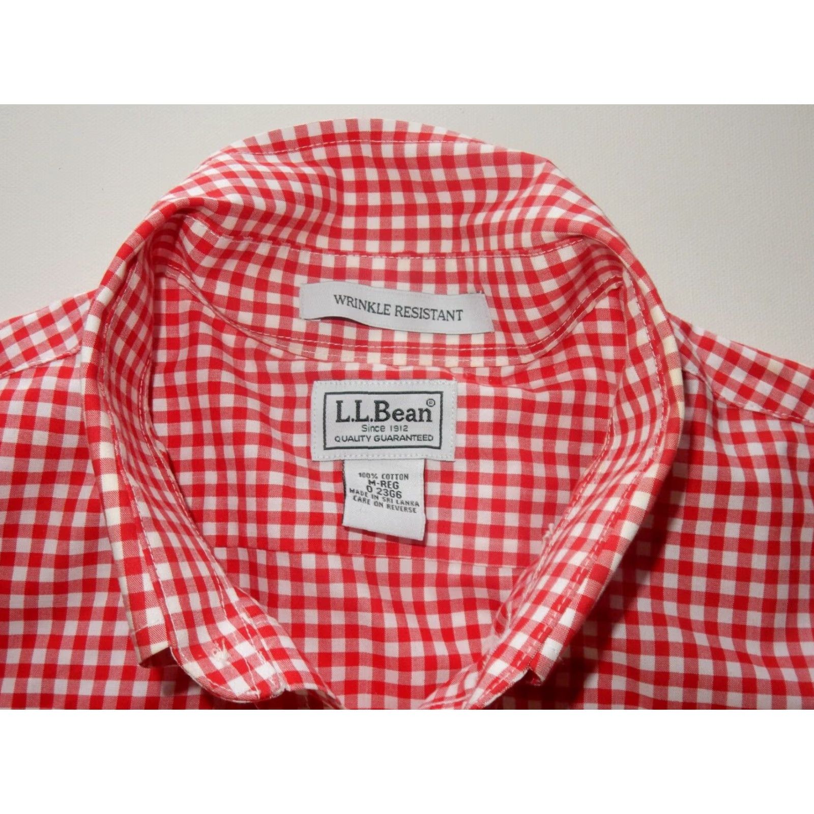 Lands' End VINTAGE L.L. Bean Men's Short Sleeve Button-Up Shirt Red Cotton Size M Size US M / EU 48-50 / 2 - 4 Thumbnail