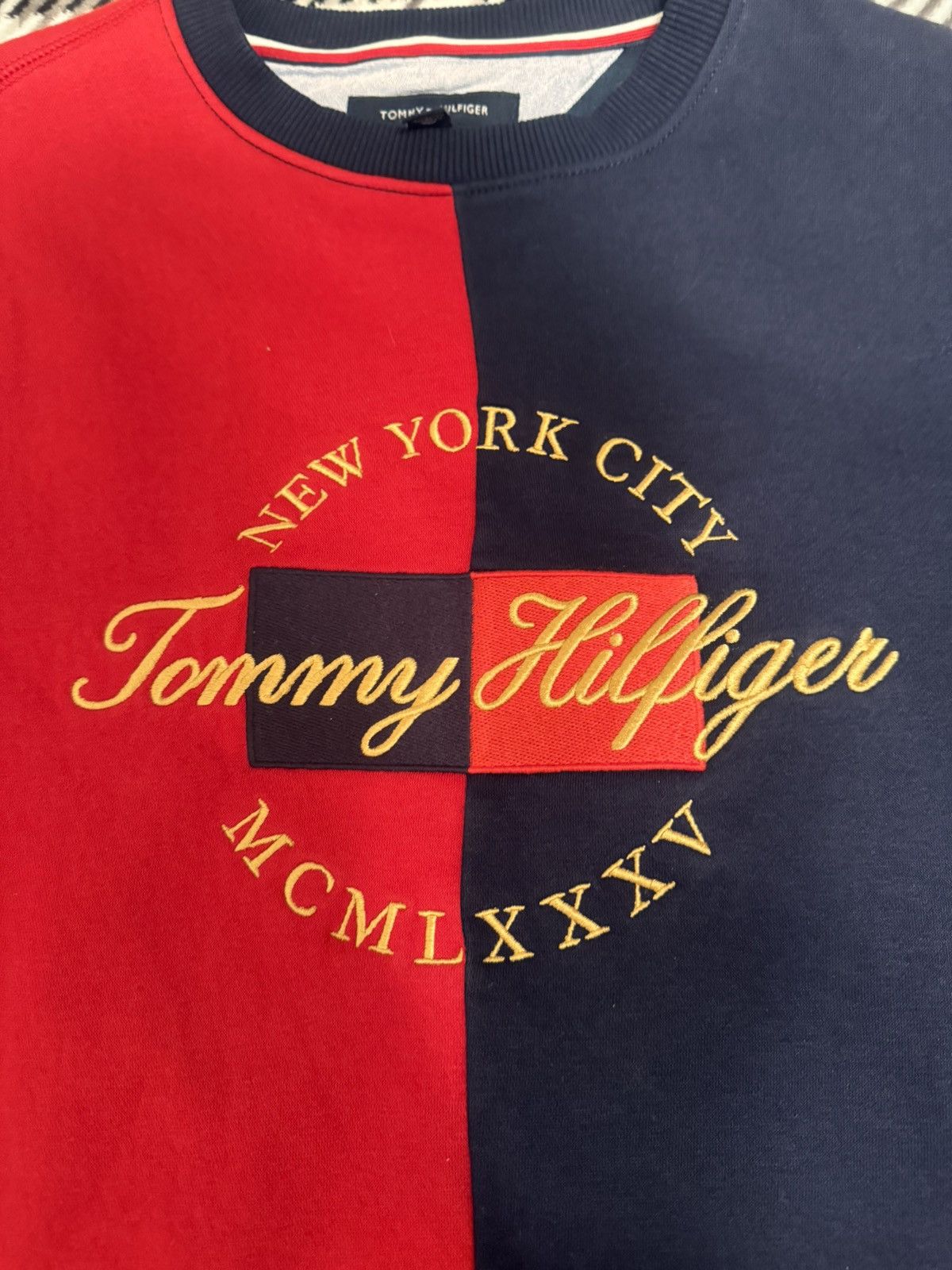 Tommy Hilfiger Tommy Hilfiger New York City embroidered crewneck sweatshirt Size US XS / EU 42 / 0 - 3 Thumbnail