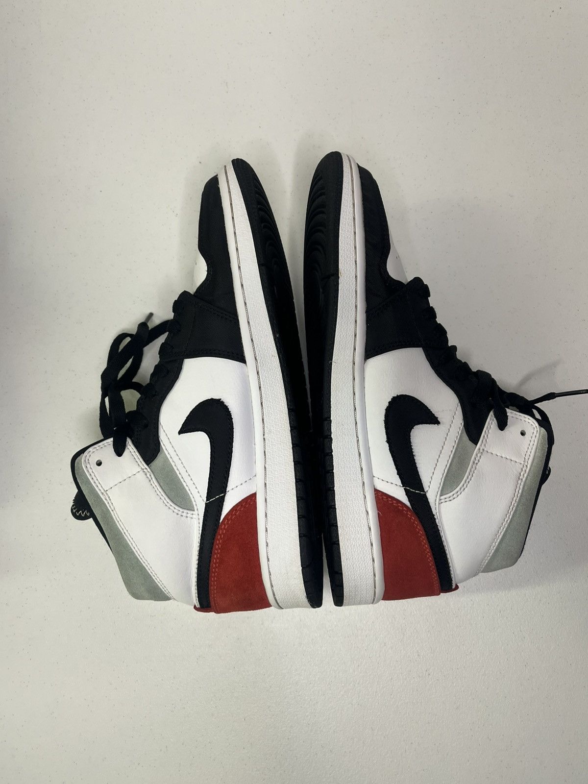 Jordan Brand × Nike Nike Air Jordan 1 Mid SE Red Black Toe Size 8.5 Size US 8.5 / EU 41-42 - 8 Thumbnail