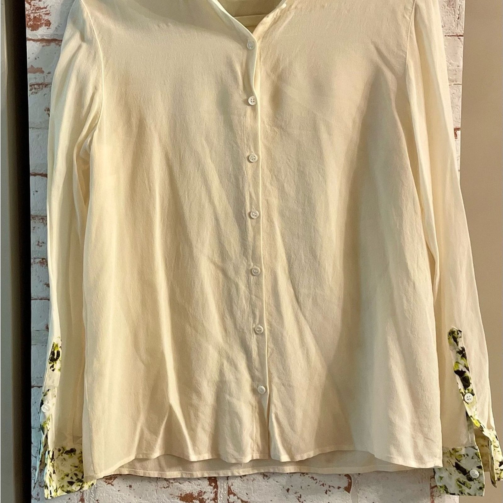 Club Monaco Club Monaco White Silk Blouse with Floral Accents Size S / US 4 / IT 40 - 4 Thumbnail