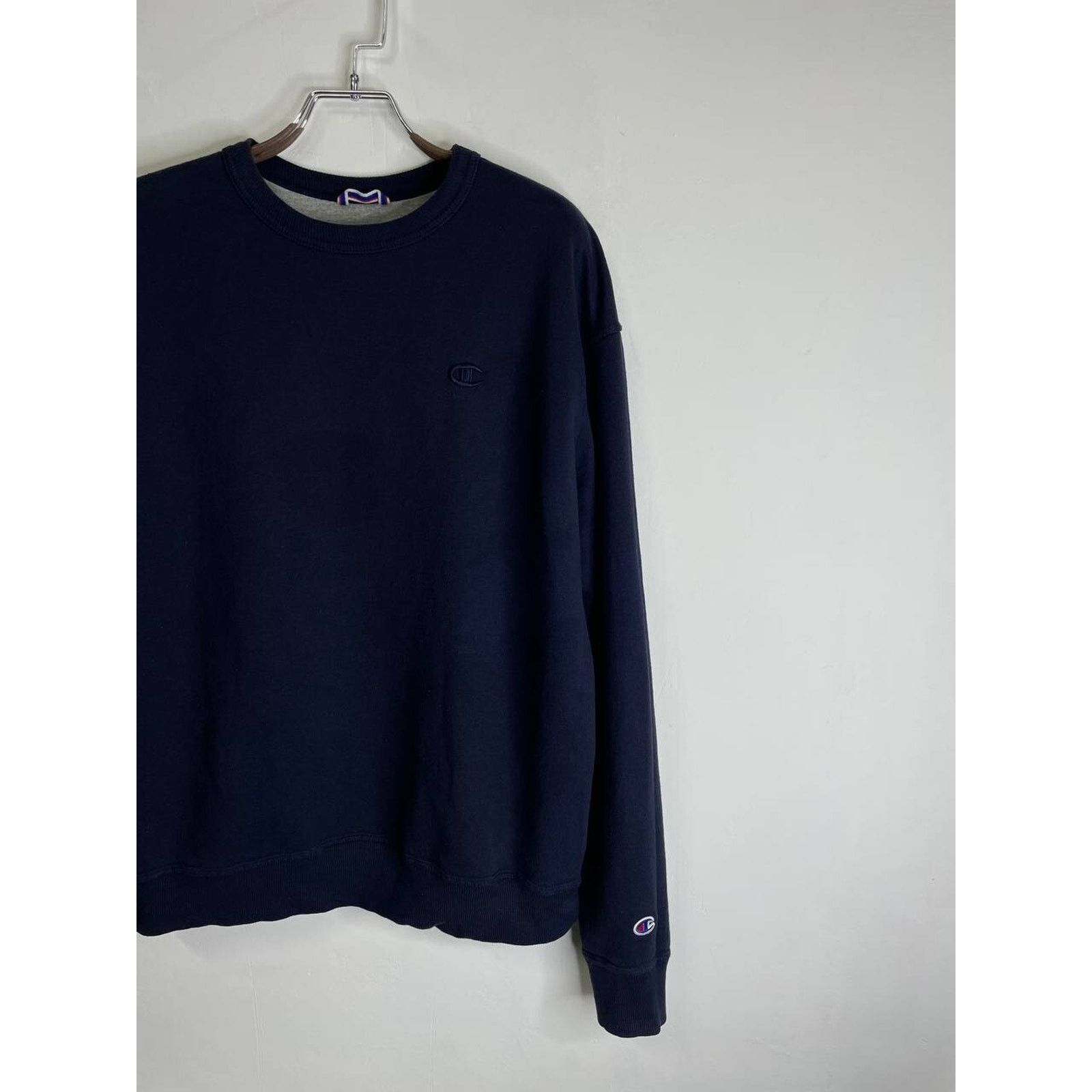 Champion Vintage Champion Navy Blue Crewneck Sweatshirt Size L Size US L / EU 52-54 / 3 - 4 Thumbnail
