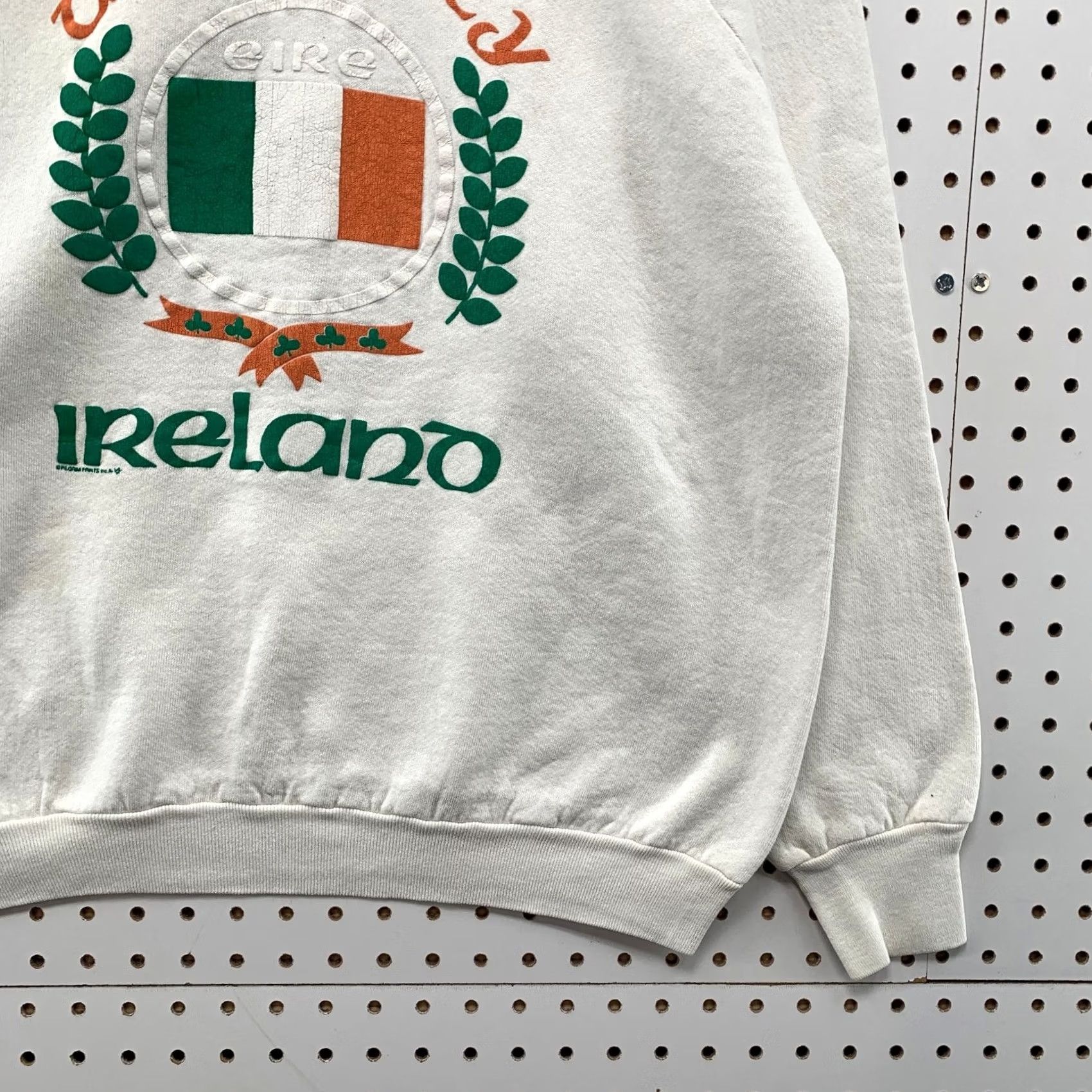 Fruit Of The Loom VINTAGE Fruit of the Loom Sweatshirt Mens XL White 80s USA University Ireland Fleece Cotton Crew Neck Pullover Sweater Size US XL / EU 56 / 4 - 6 Thumbnail