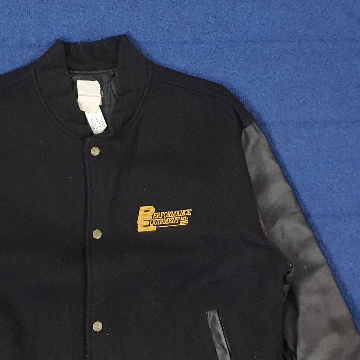 Vintage Vintage Volvo Automobile Embroidery Varsity Jacket C256N6 Size US L / EU 52-54 / 3 - 4 Thumbnail
