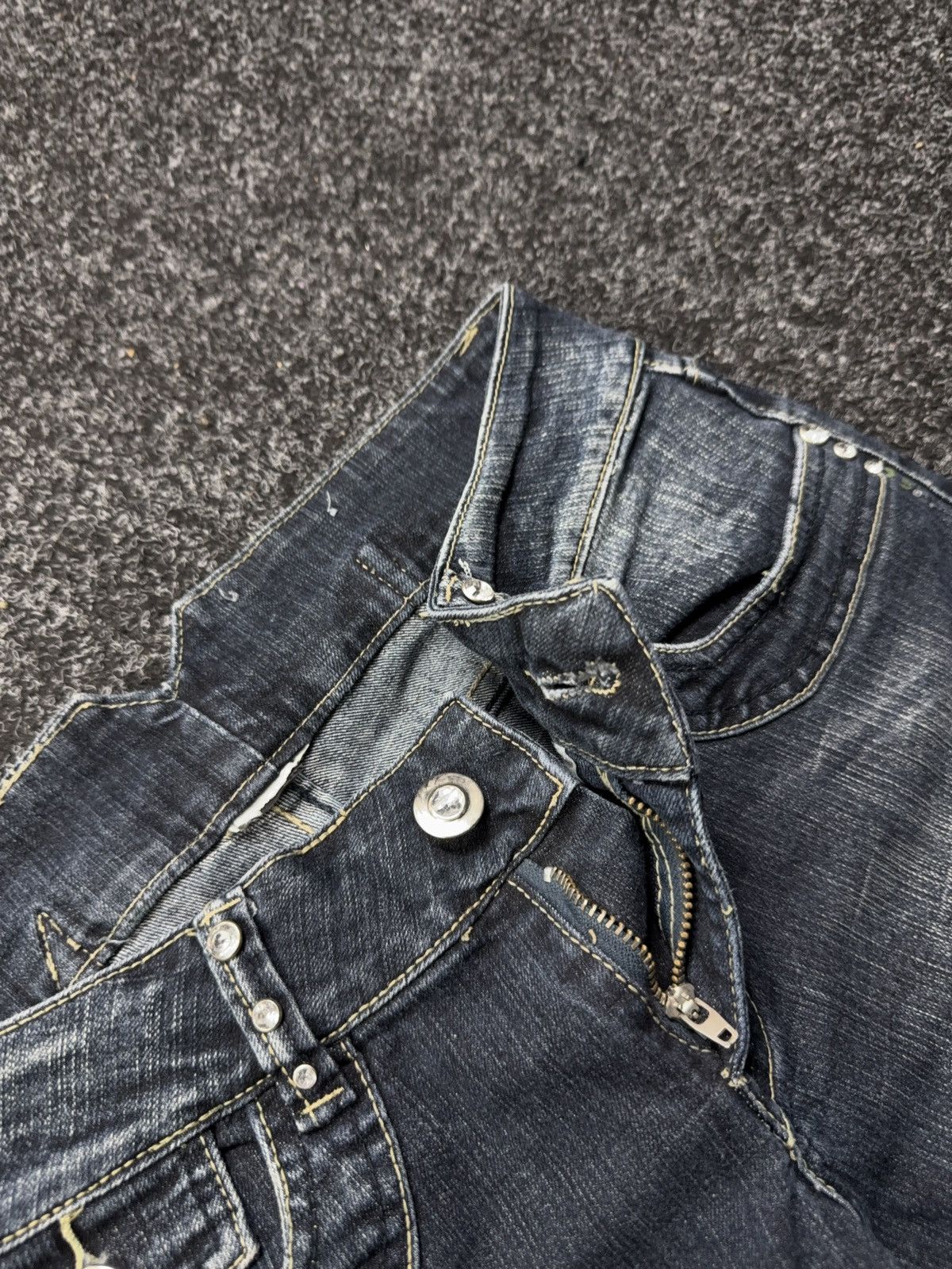 Japanese Brand Retro 00s Y2K Rhinestone Embroidered Bootcut Jeans Size 27" / US 4 / IT 40 - 9 Thumbnail