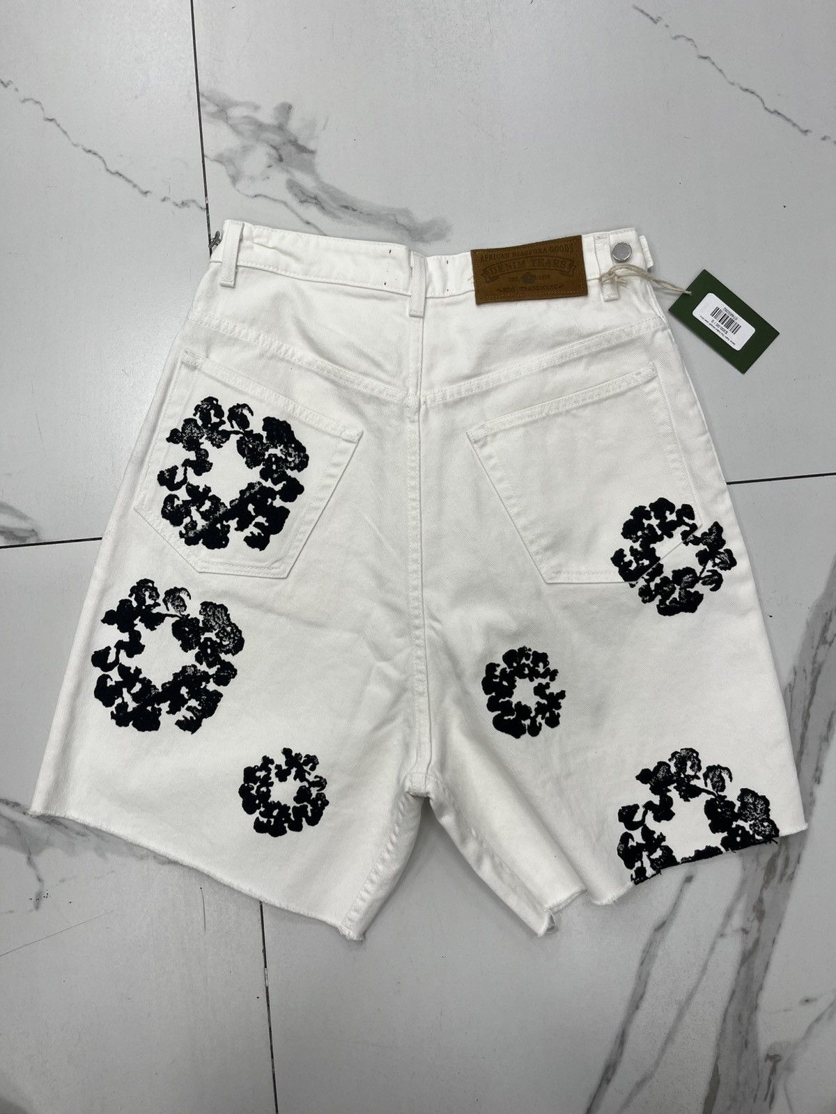 DENIM TEARS Denim Tears The Cotton Wreath Jean Short "White" Size US 32 / EU 48 - 2 Thumbnail