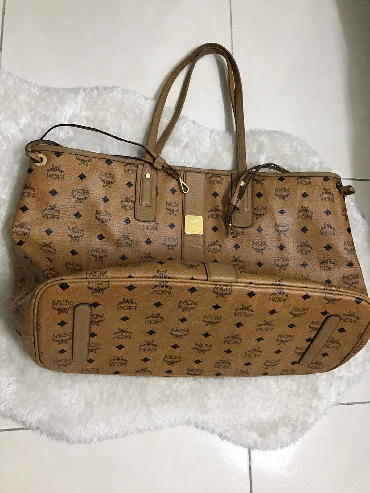 MCM MCM Liz Reversible Tote With Drawstrings Bag Size ONE SIZE - 9 Thumbnail