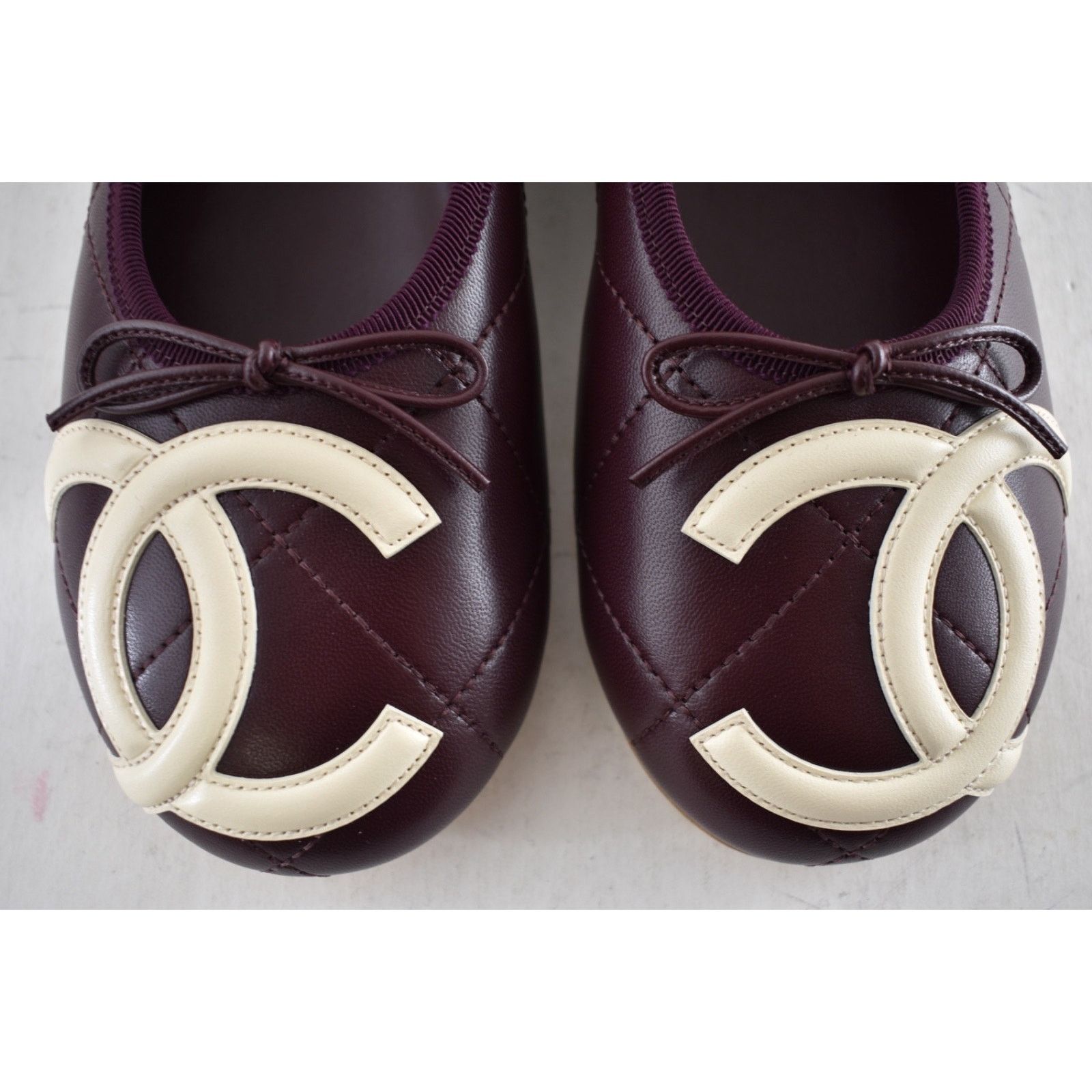 Chanel Beach Cambon Burgundy Red Ivory CC Ballet Flat 37.5 Size US 7.5 / IT 37.5 - 12 Thumbnail
