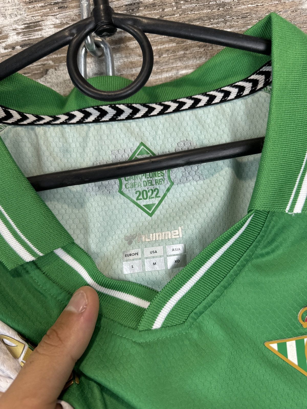 Hummel × Vintage Mens Vintage Hummel Real Betis T-shirt soccer jersey tee Size US M / EU 48-50 / 2 - 11 Thumbnail