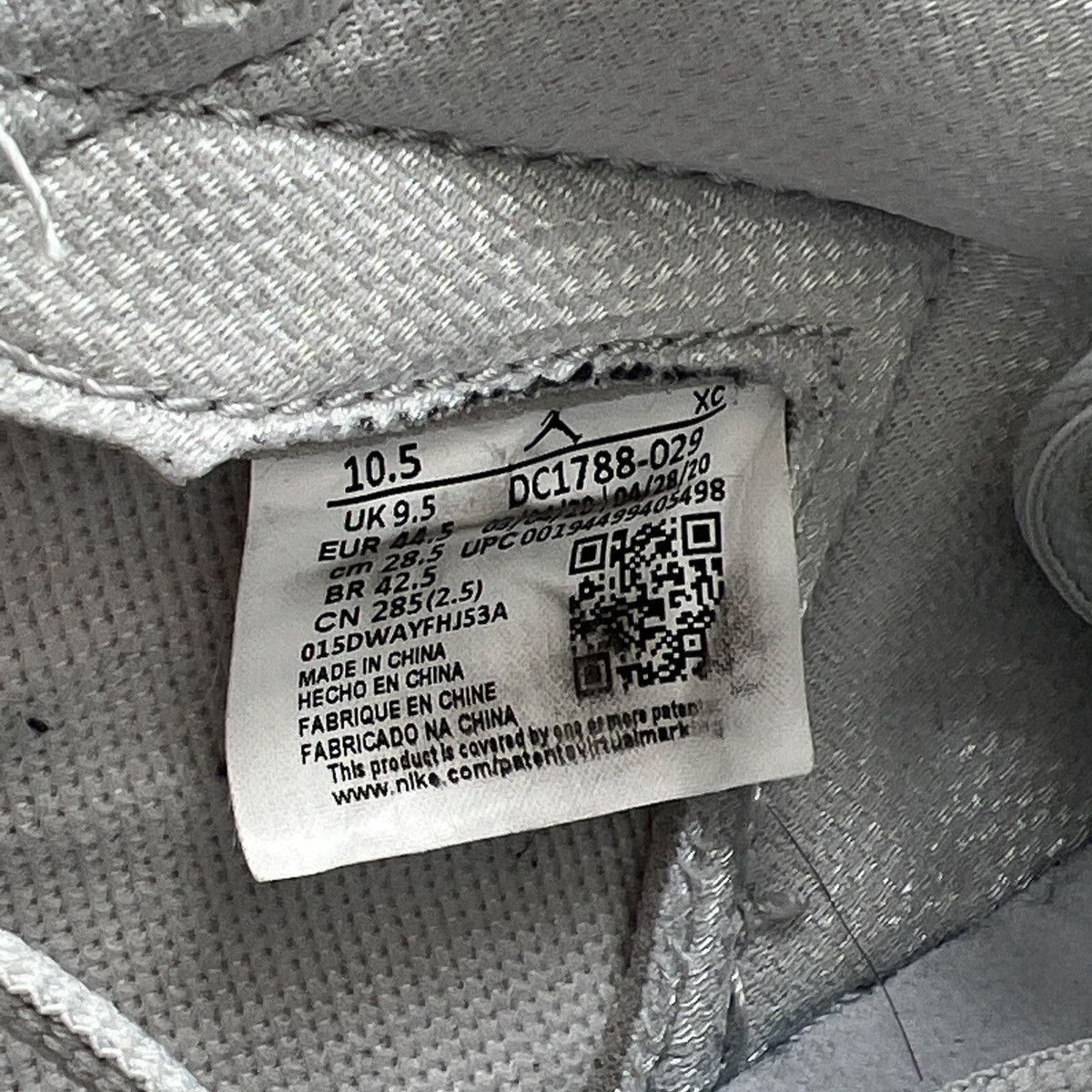 Nike Air Jordan 1 high Tokyo Size US 10.5 / EU 43-44 - 9 Thumbnail