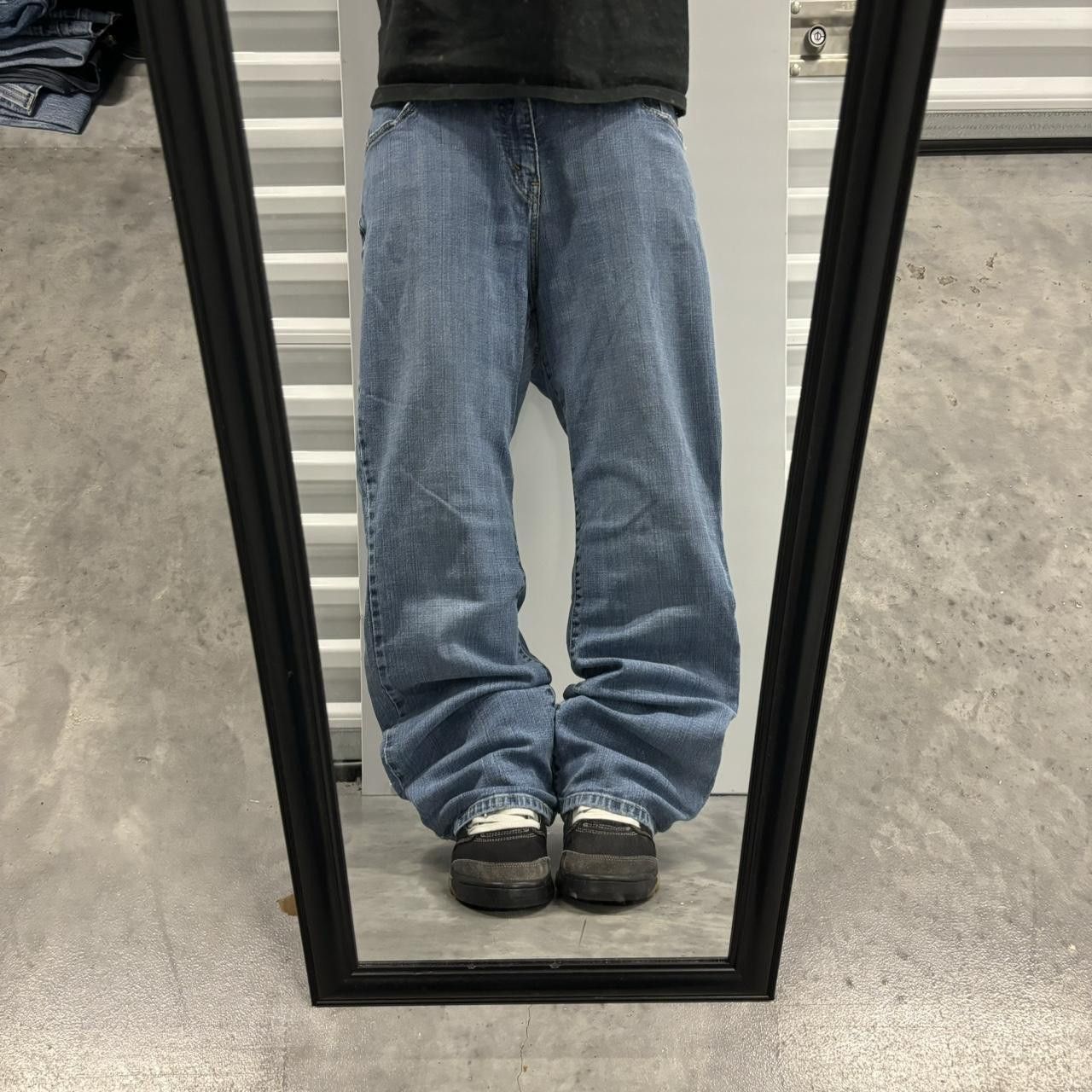Levi's × Vintage Crazy Vintage Y2K/2000s Baggy Medium Wash Levi’s Denim Jeans! Size US 33 - 1 Thumbnail