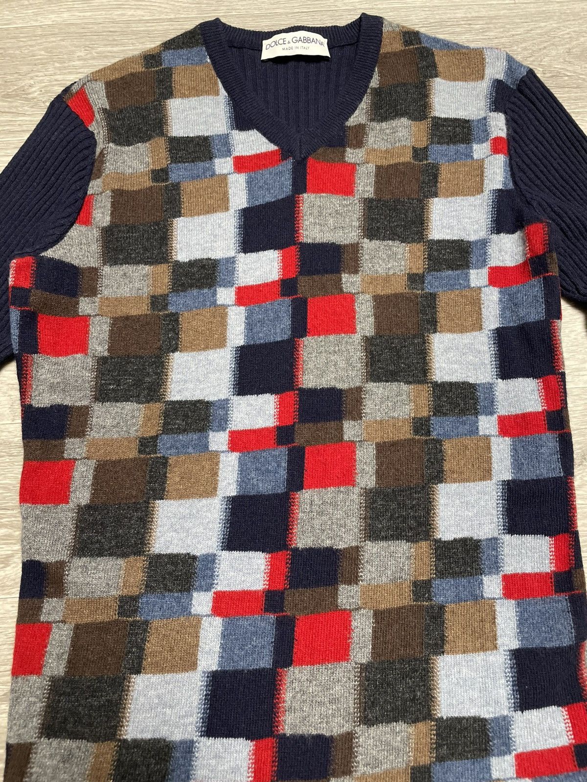 Dolce & Gabbana Dolce Gabbana Multicolored Checkered Pattern V-Neck Sweater Size L / US 10 / IT 46 - 10 Thumbnail