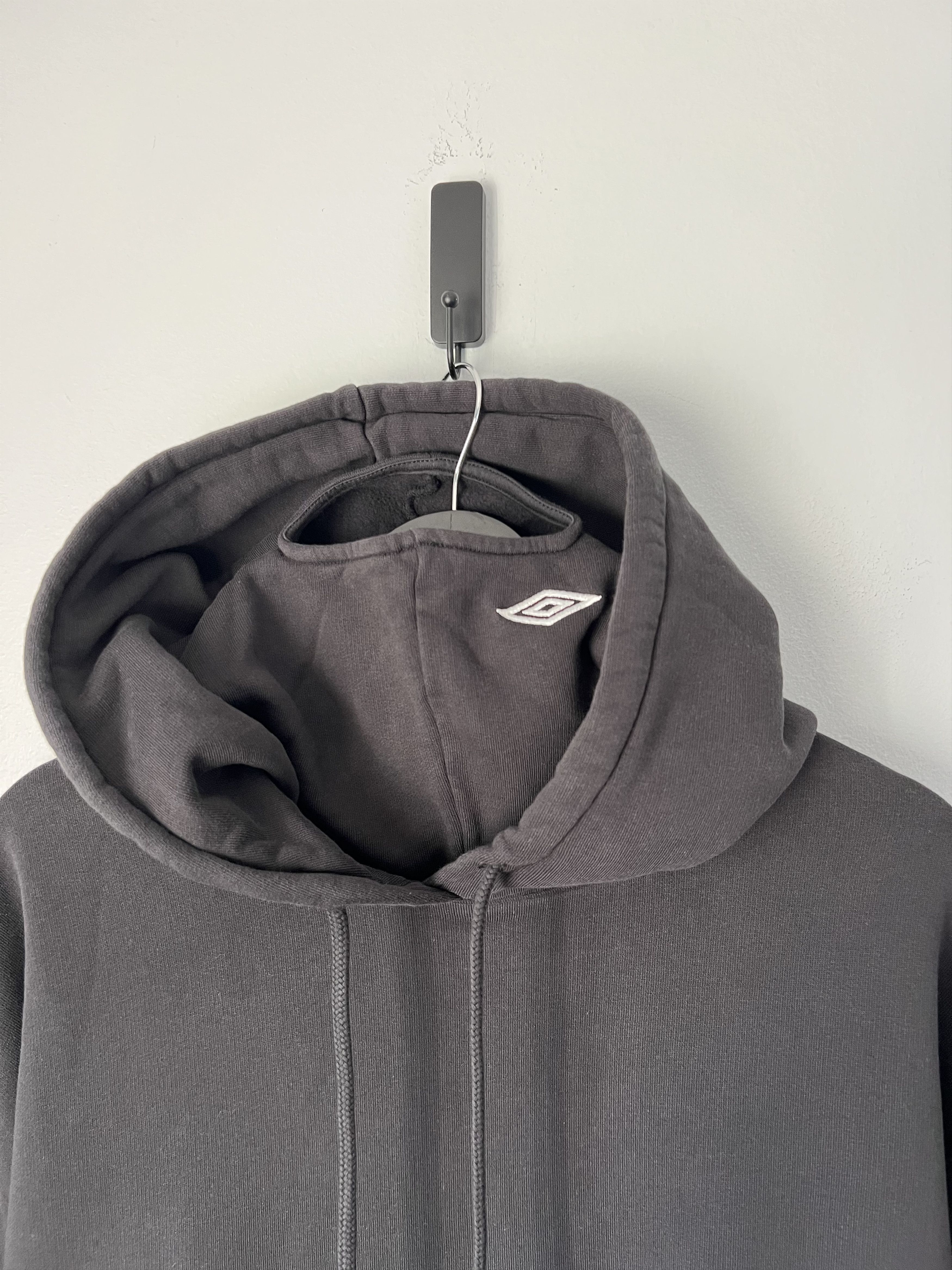 Umbro Umbro OG Logo Mask Hoodie in Black Size US M / EU 48-50 / 2 - 2 Thumbnail