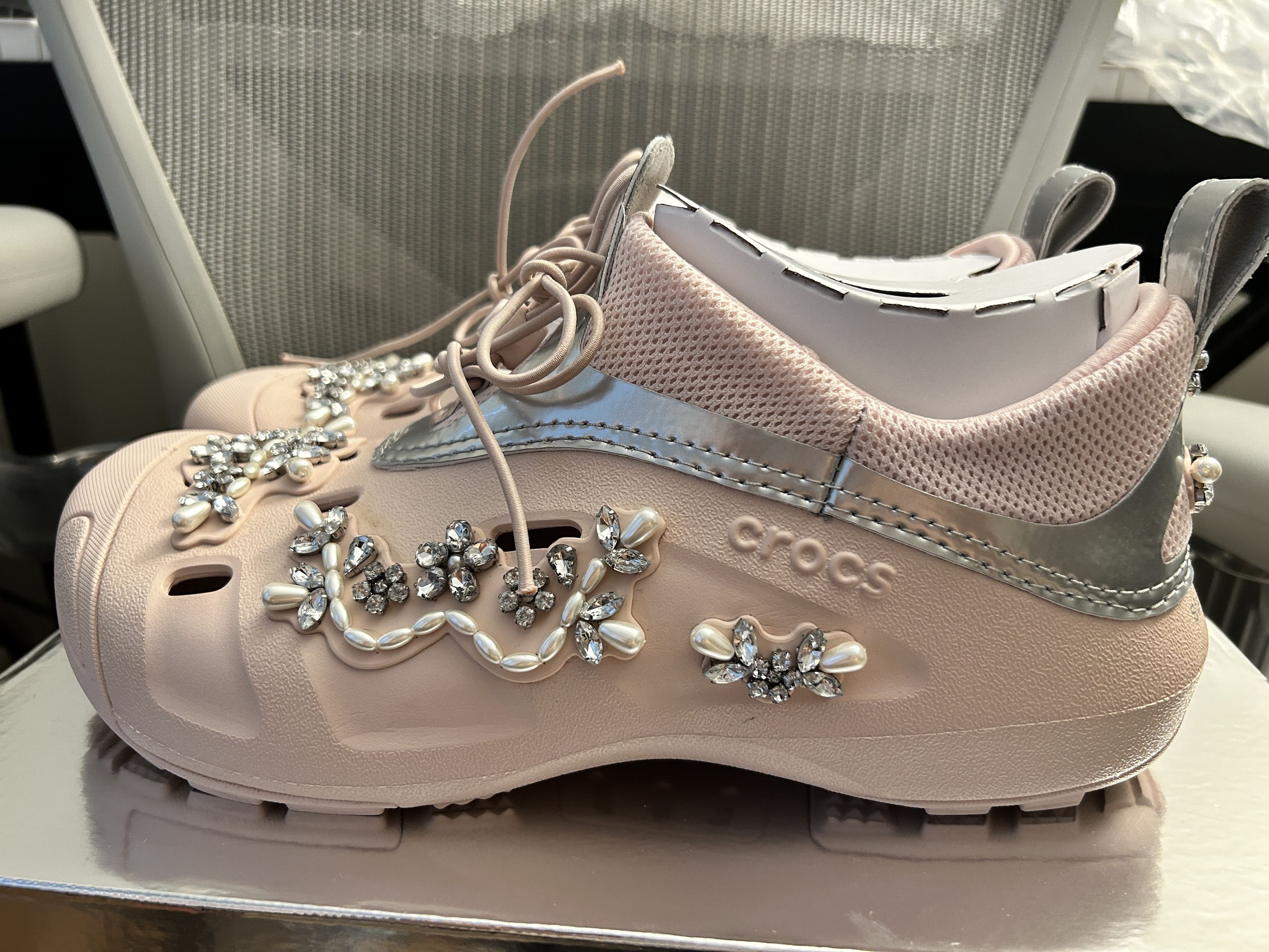Crocs × Simone Rocha Simone Rocha x Crocs Quick Trail - Quartz Size US 12 / IT 42 - 3 Thumbnail