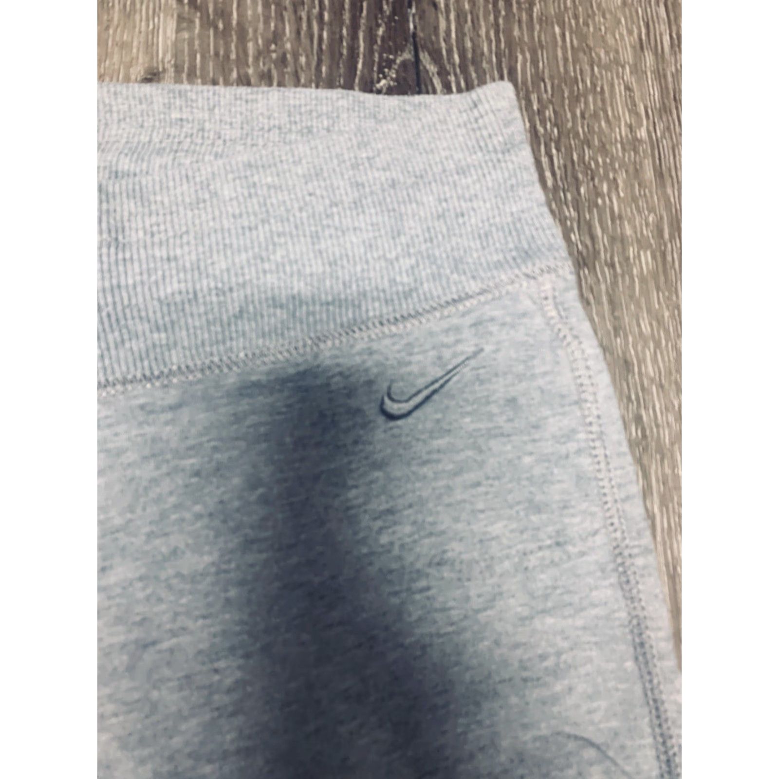 Nike VINTAGE Nike Athletic Dept Women's Pull On Cropped Pants Gray MED 8-10 Athletic Cropped Pants Women Gray Nike Dri-FIT Size 32" / US 10 / IT 46 - 2 Thumbnail