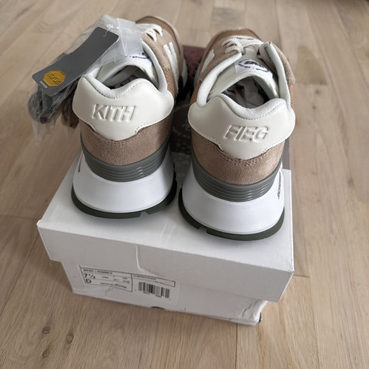 Kith × New Balance Kith x new balance 1300 Size US 7.5 / EU 40-41 - 5 Thumbnail