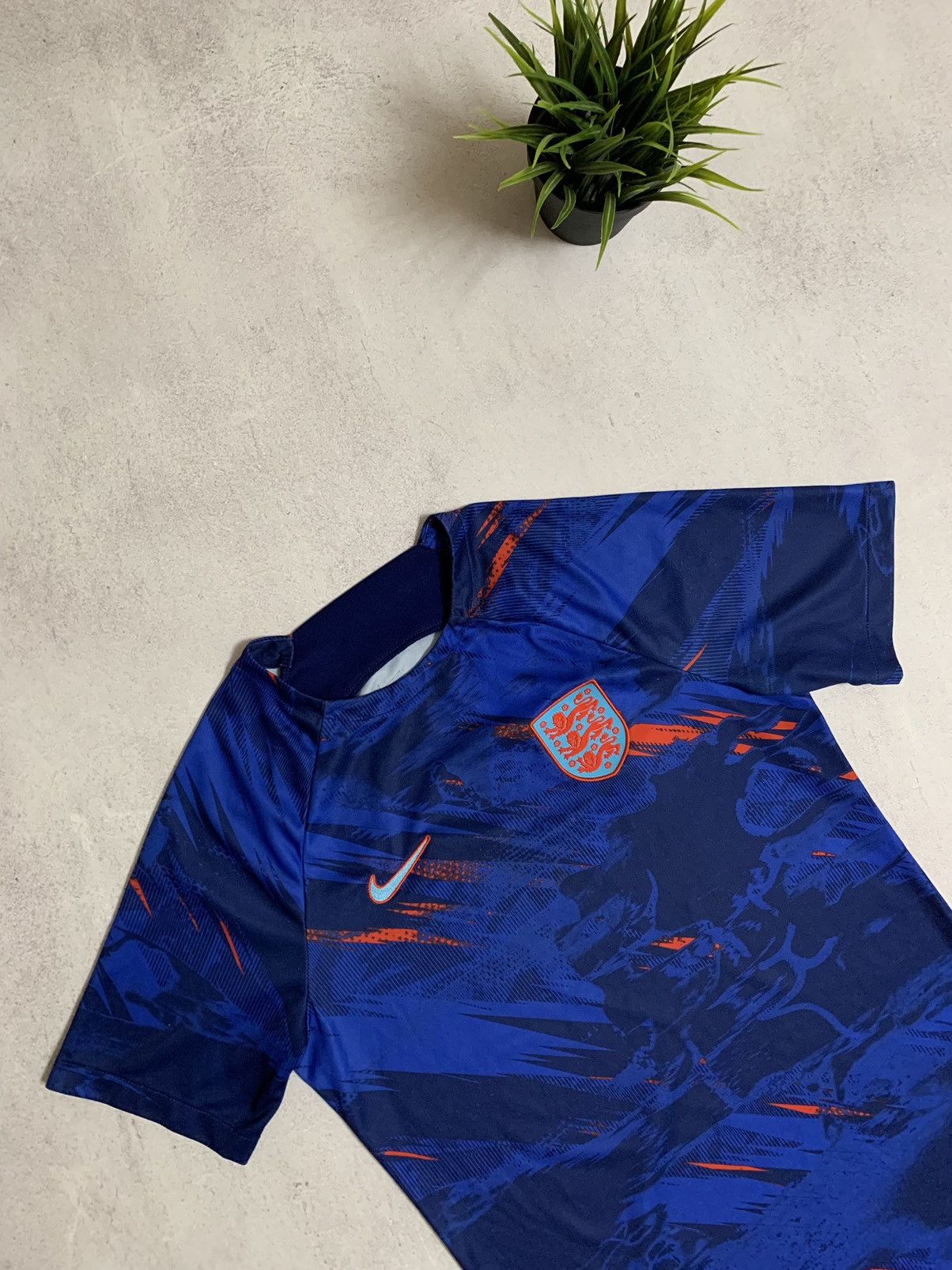 Nike Vintage Nike England T Shirt Tee Jersey Soccer Overprinted Size US S / EU 44-46 / 1 - 2 Thumbnail