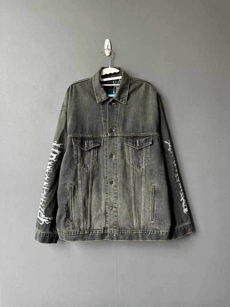Balenciaga Balenciaga Sanskrit graffiti denim jacket Size US XS / EU 42 / 0 - 1 Thumbnail