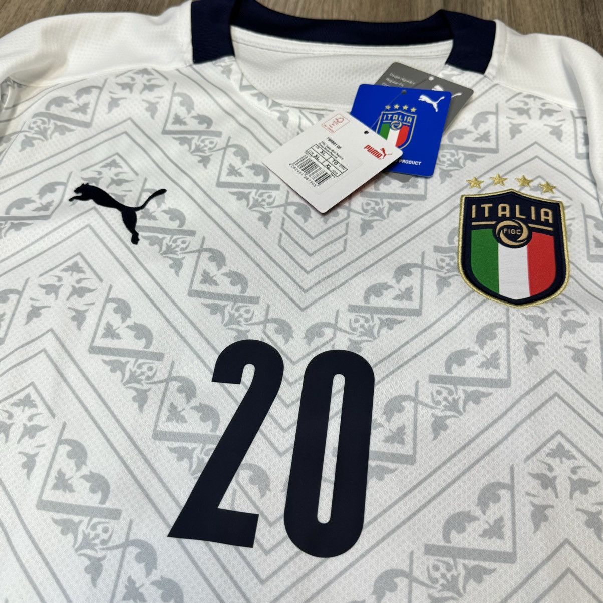 Puma Italy 20/21 away shirt #20 Bernardeschi (Bnwt) Size US XL / EU 56 / 4 - 3 Thumbnail