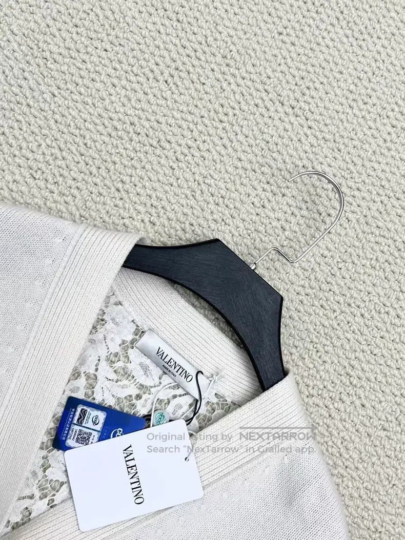 Valentino Valentino White single-breasted knitted wool Réée letter c Size S / US 4 / IT 40 - 3 Thumbnail
