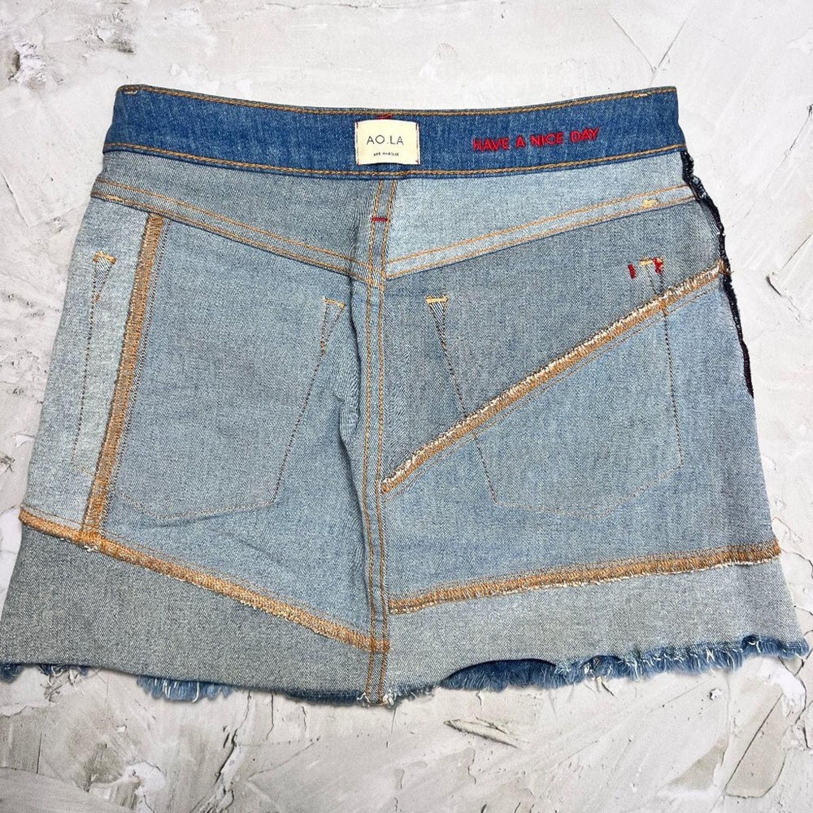 Alice + Olivia AO.LA Alice + Olivia Keep Steppin Denim Mini Skirt Size 25 Size 25" / US 0 / IT 36 - 10 Thumbnail
