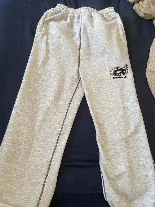 Jean Letter Embroidery Baggy Sweatpants Men Size US 34 / EU 50 - 2 Thumbnail