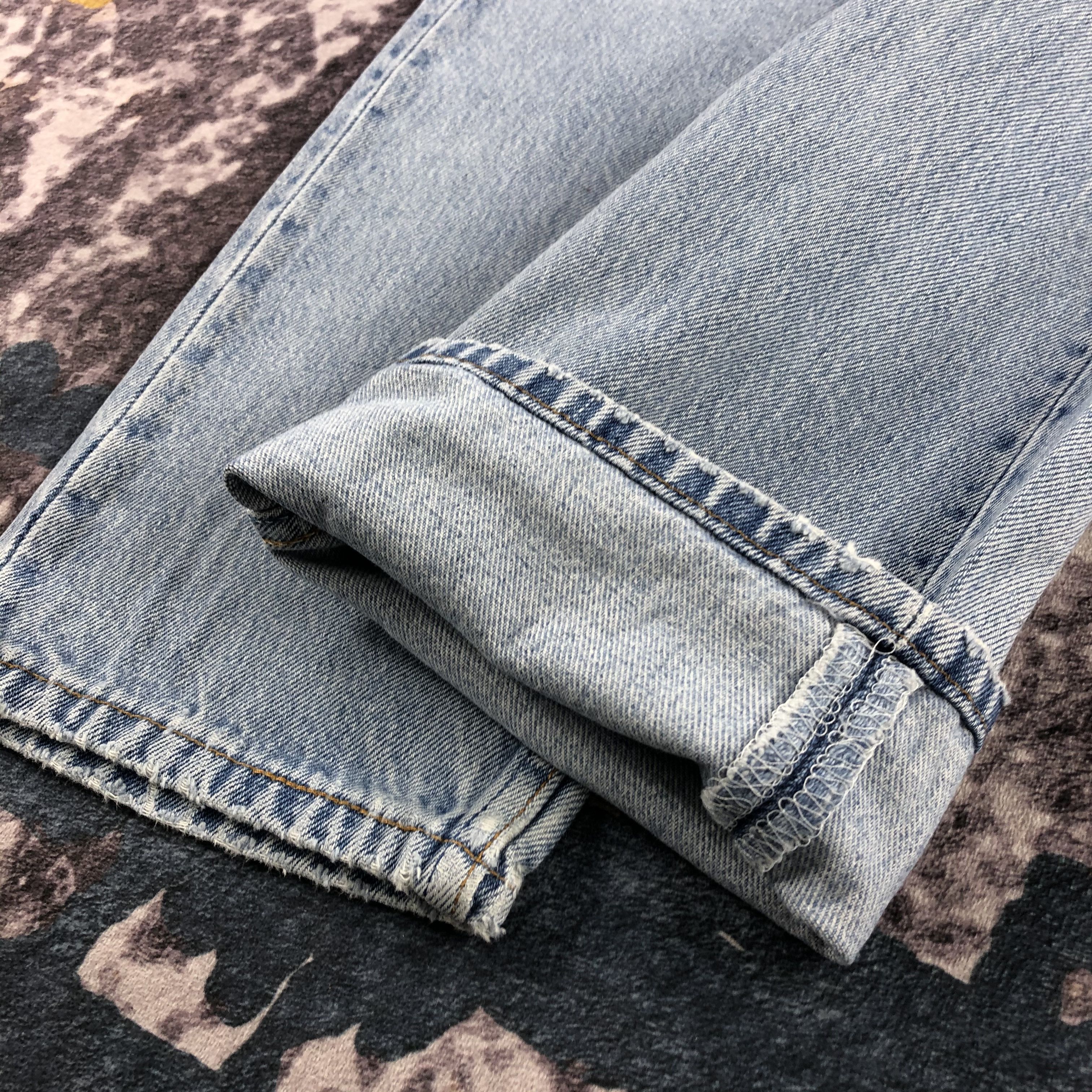 Levi's Vintage 90s Light Wash Levis 501 Jeans-JM2609 Size US 27 - 8 Thumbnail