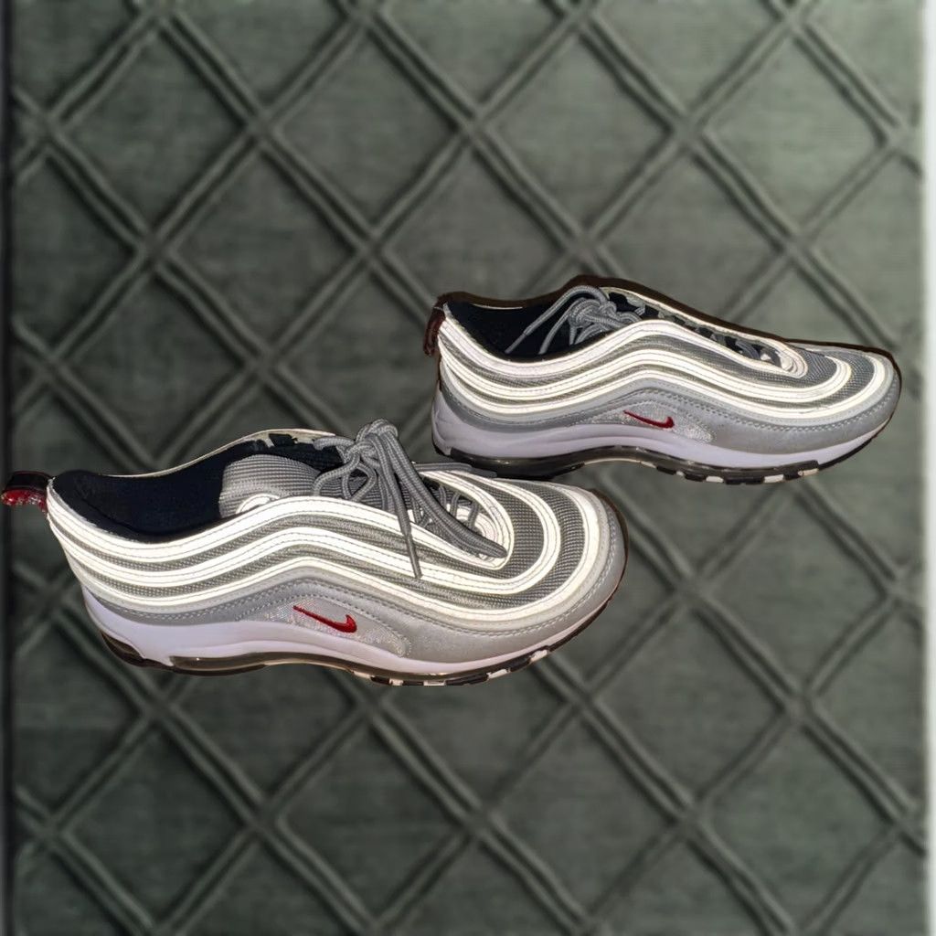 Nike EUC - It includes the most relevant keywords (Nike Air Max 97, OG QS, Silver Bullet) Size US 9 / IT 39 - 1 Thumbnail