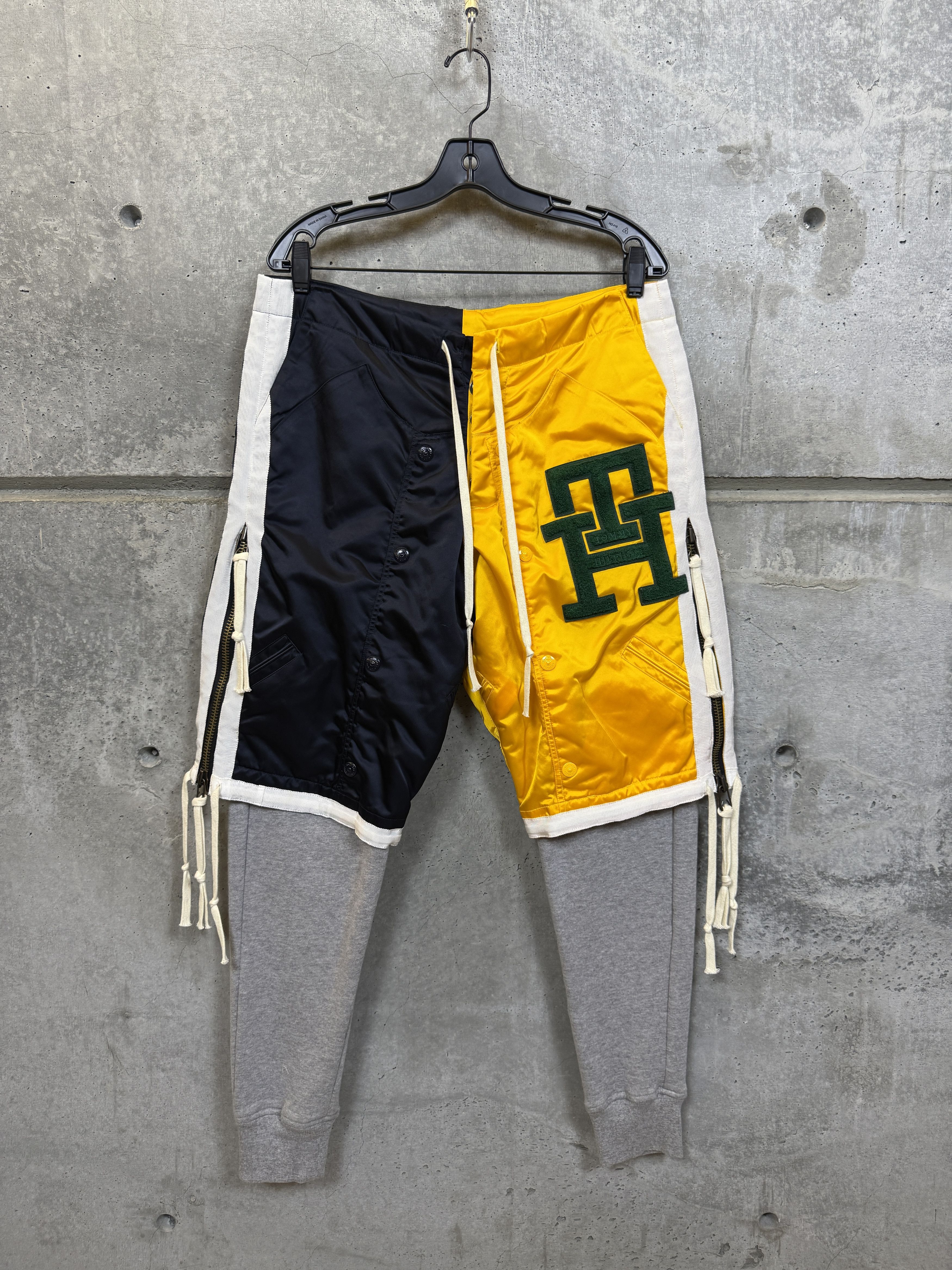Greg Lauren × Tommy Hilfiger $2130 Greg Lauren x Tommy Hilfiger Varsity Short Sweatpants Size US 32 / EU 48 - 1 Thumbnail