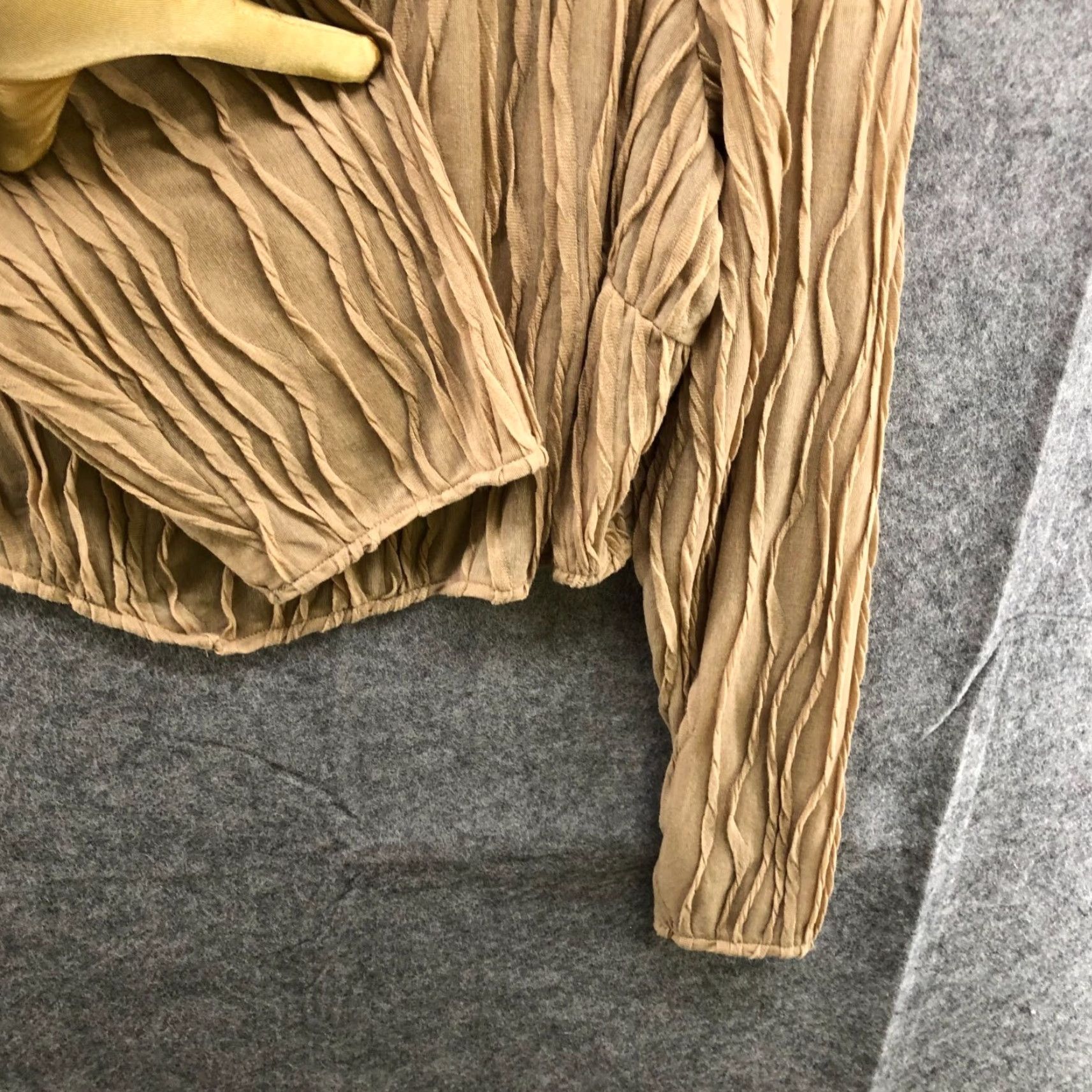 PrettyLittleThing NWT Pretty Little Thing Long Sleeve Knit Blouse Womens Plus Size 26 Beige Cropped T-Shirt Bohemian Size 4XL / US 24-26 - 5 Thumbnail