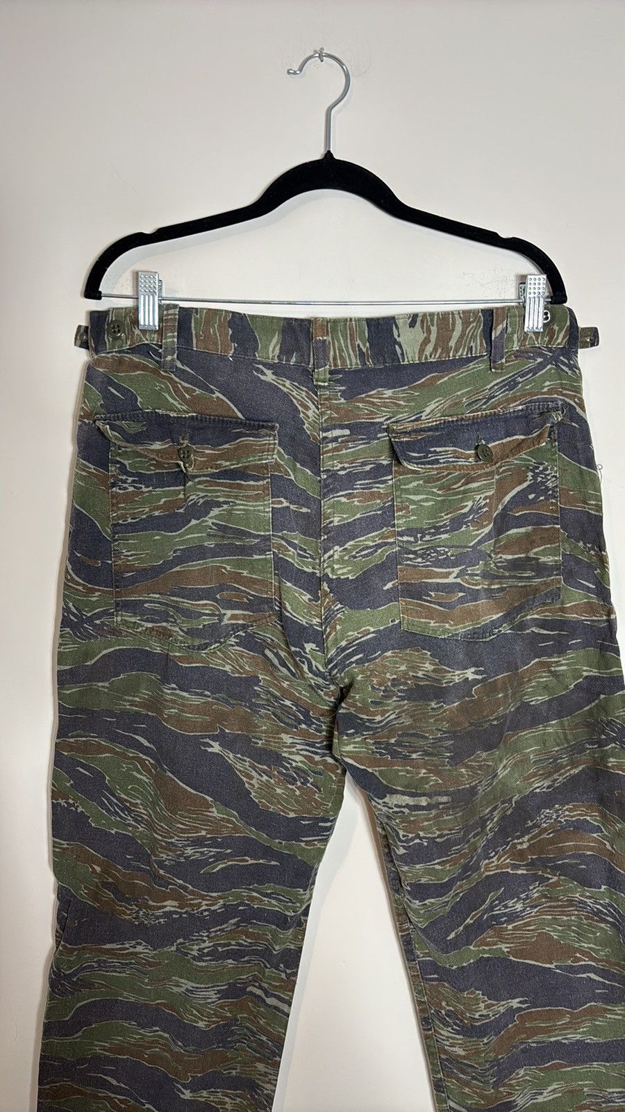 Vintage Vintage 1960s Vietnam Tiger Stripe Camo Fatigue Pants Size US 34 / EU 50 - 4 Thumbnail