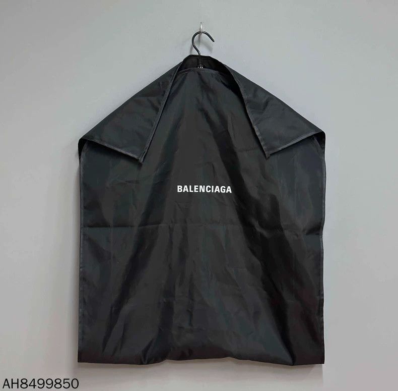 Balenciaga Balenciaga Back logo coat 2501-Nextarrow Size XXS / US 00 / IT 34 - 6 Thumbnail