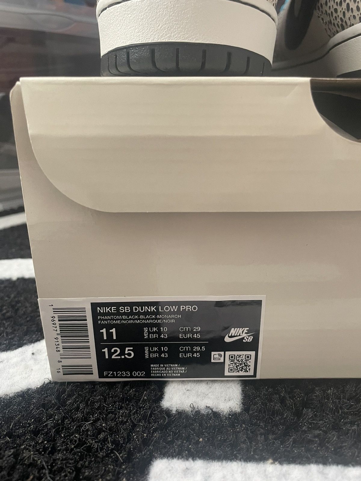 Nike Nike SB Dunk Low Olympic Safari Size US 11 / EU 44 - 8 Thumbnail