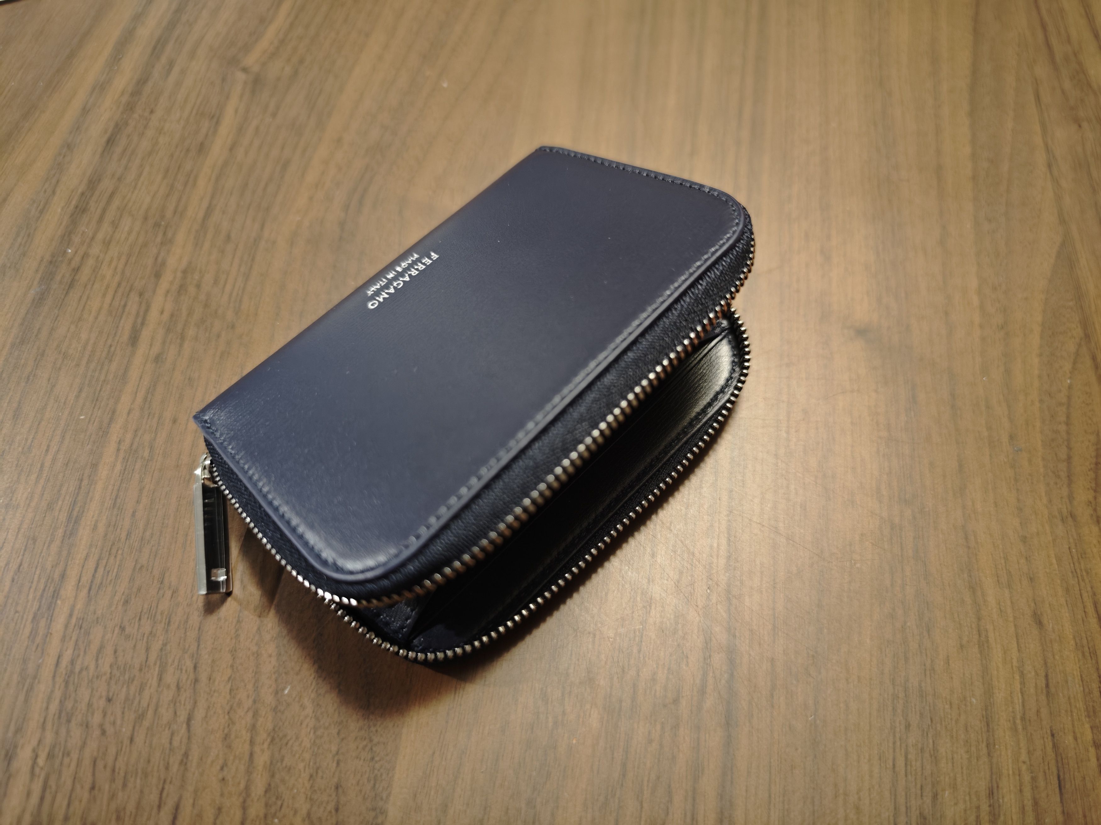 Salvatore Ferragamo Zipper Leather Wallet - Made in Italy Size ONE SIZE - 8 Thumbnail