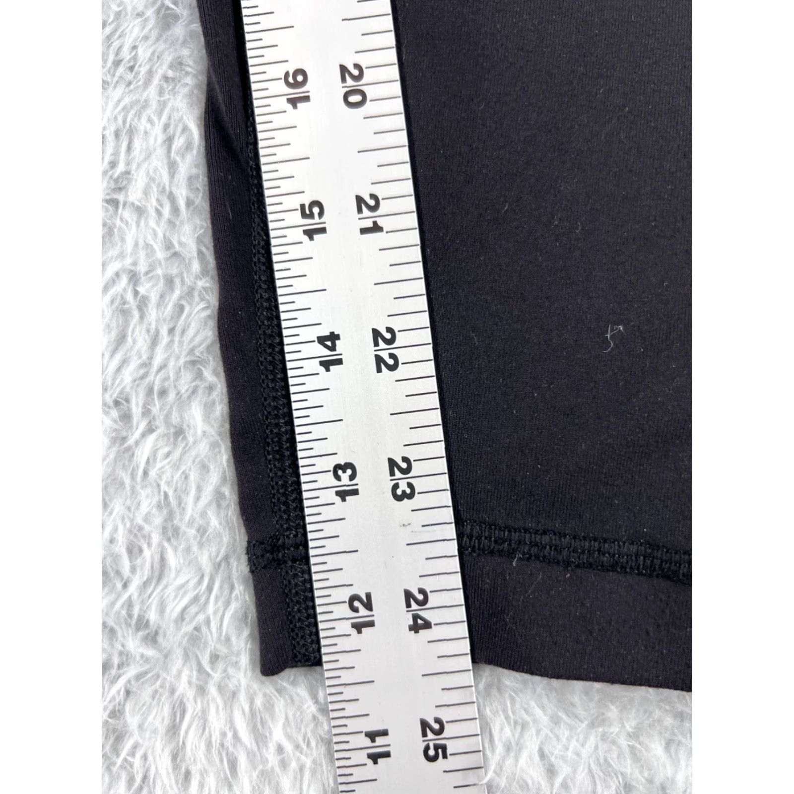 Lululemon Lululemon Wunder Under Compression Pants Womens 6 Black Crop Yoga Gym 20" Stretch Size 28" / US 6 / IT 42 - 6 Thumbnail